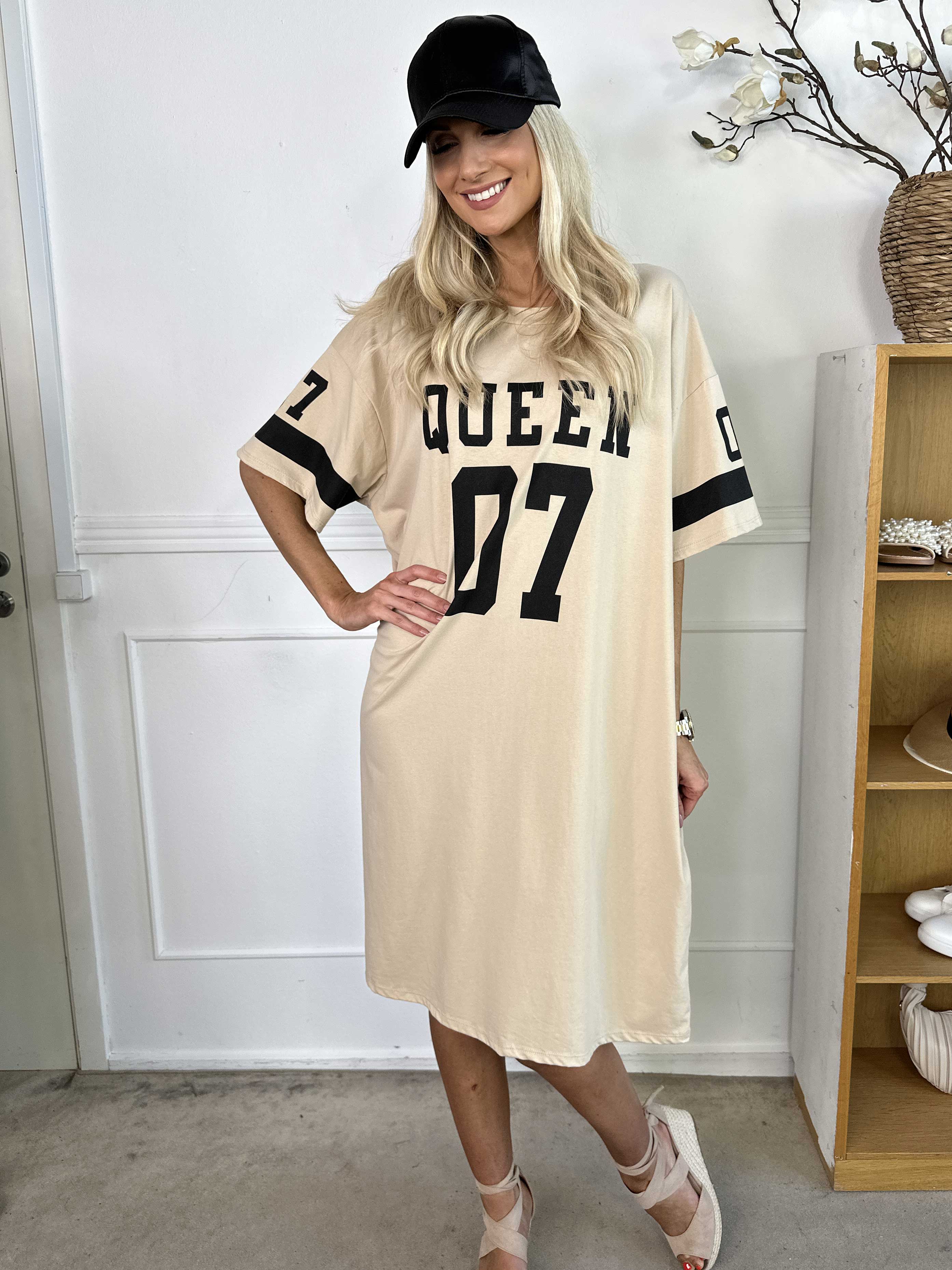 Millie - Queen t-shirtklänning i mjuk bomull