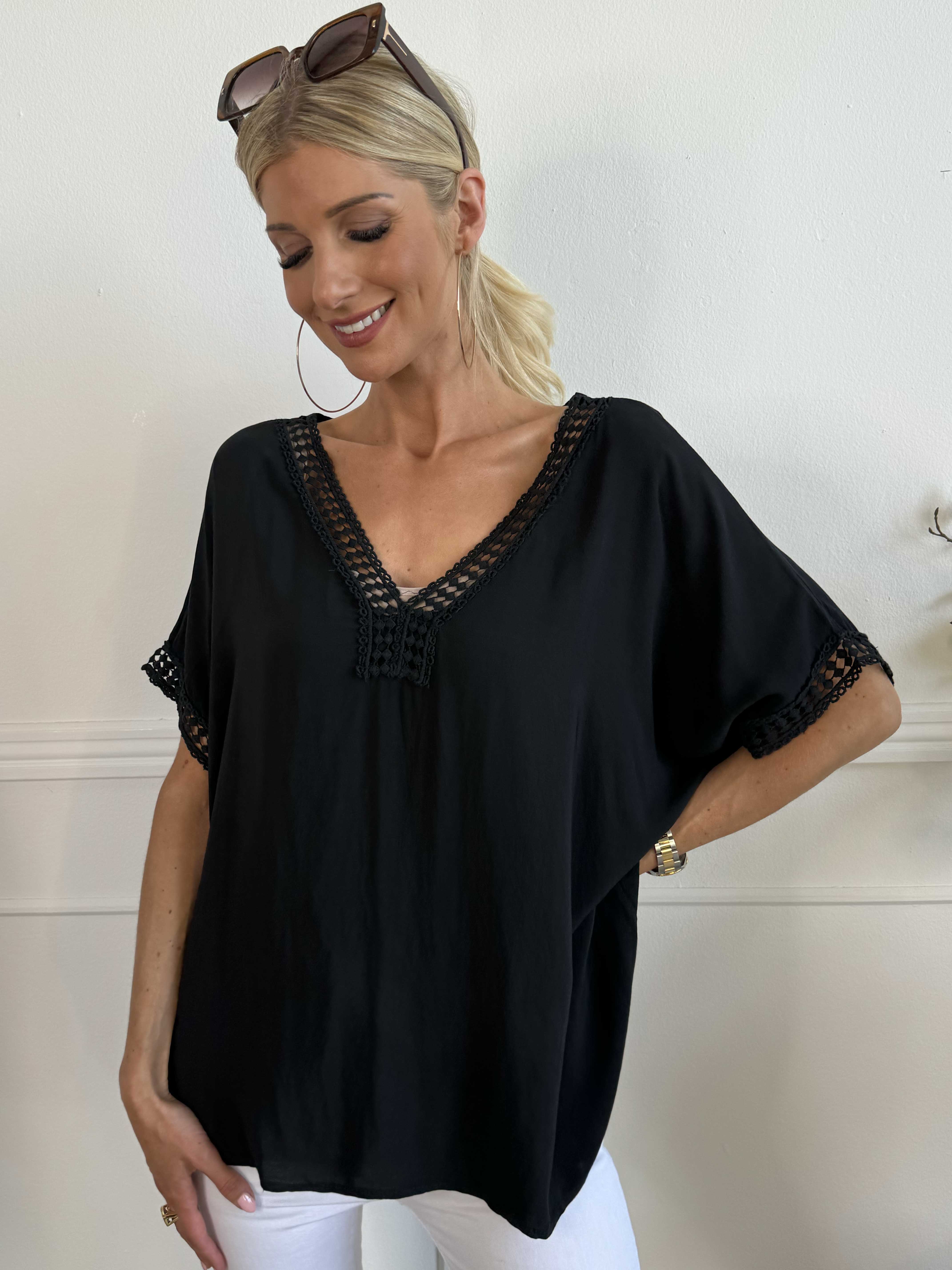 Muna - Enkel tunika i ljus viskos med broderi
