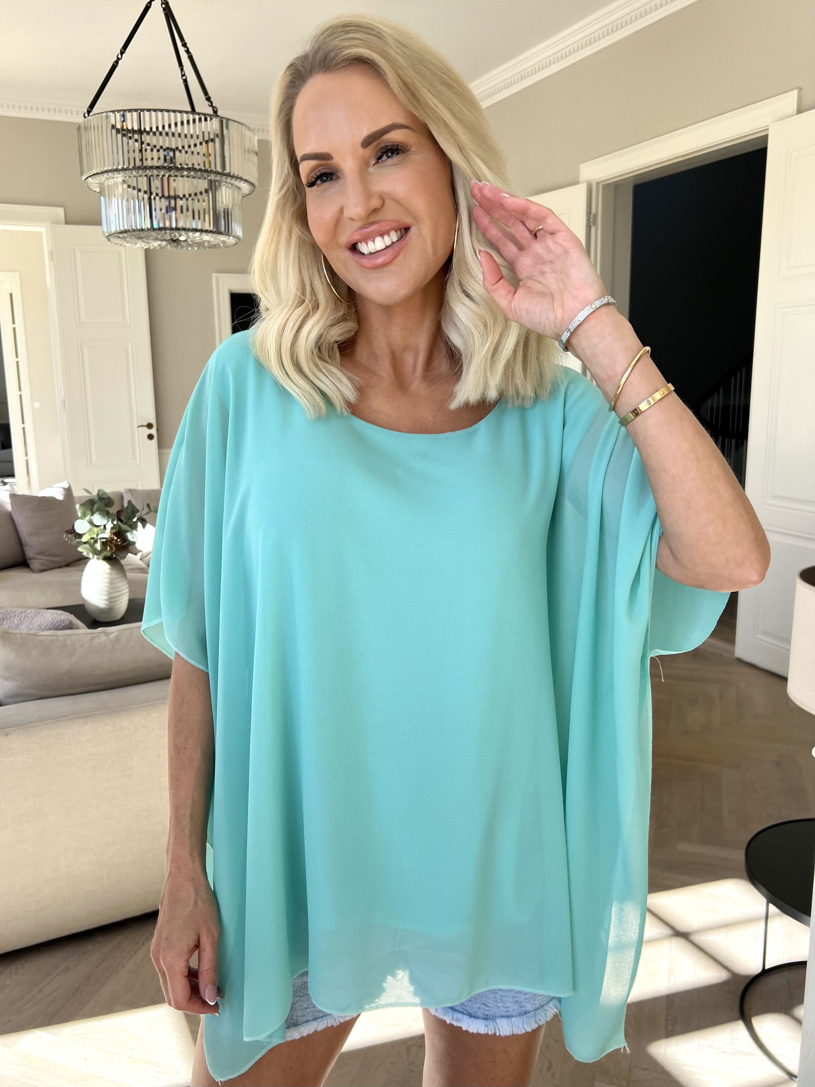 Mirabella Plain Shirt - Söt tunika med löst chiffonglager