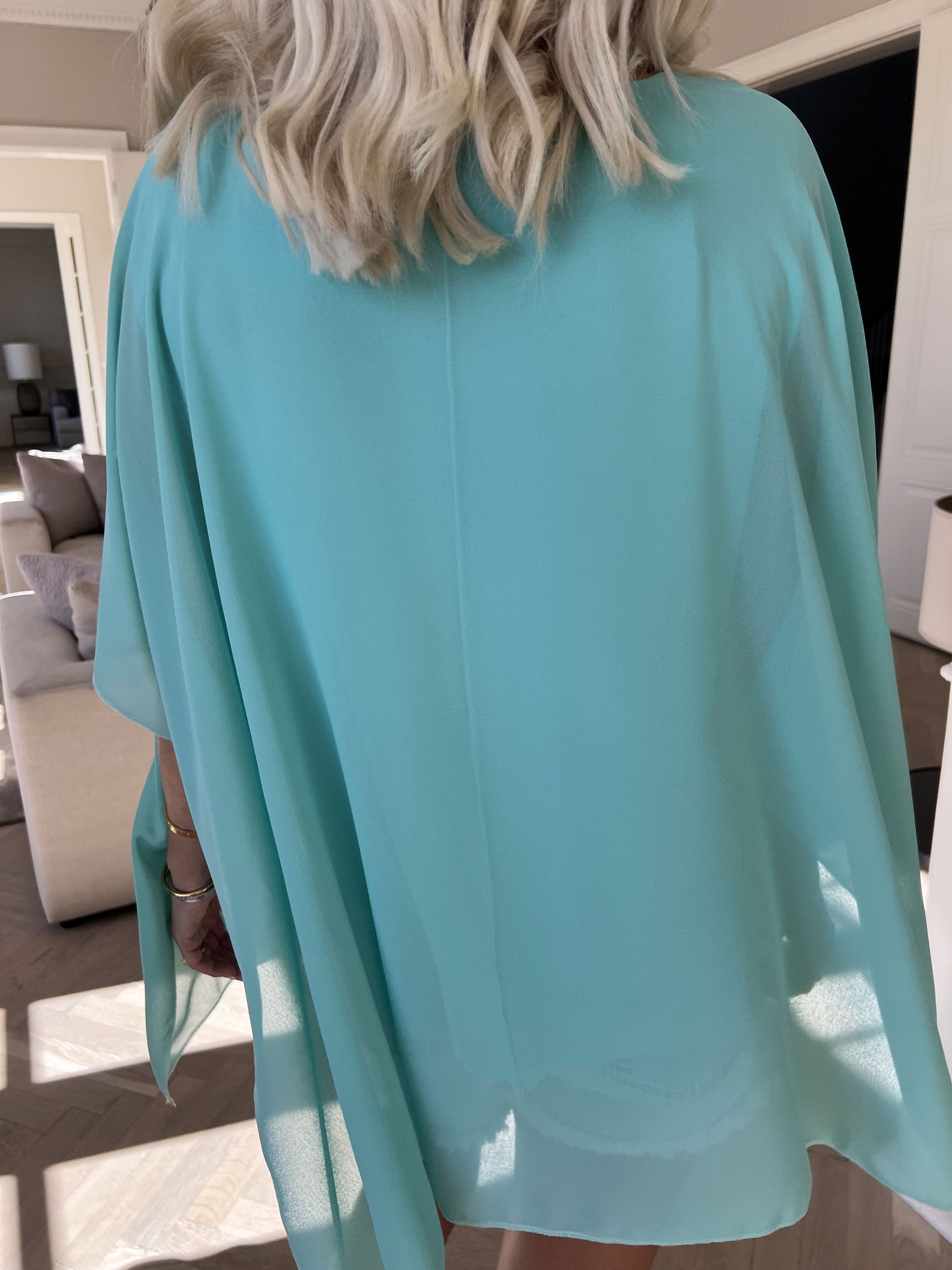 Mirabella Plain Shirt - Söt tunika med löst chiffonglager