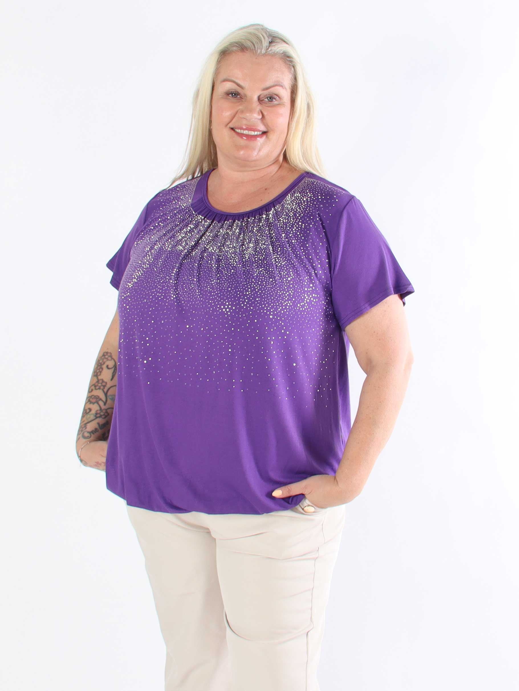 Miracle Crystal T-shirt - Mjuk plus size blus i viskos med strass