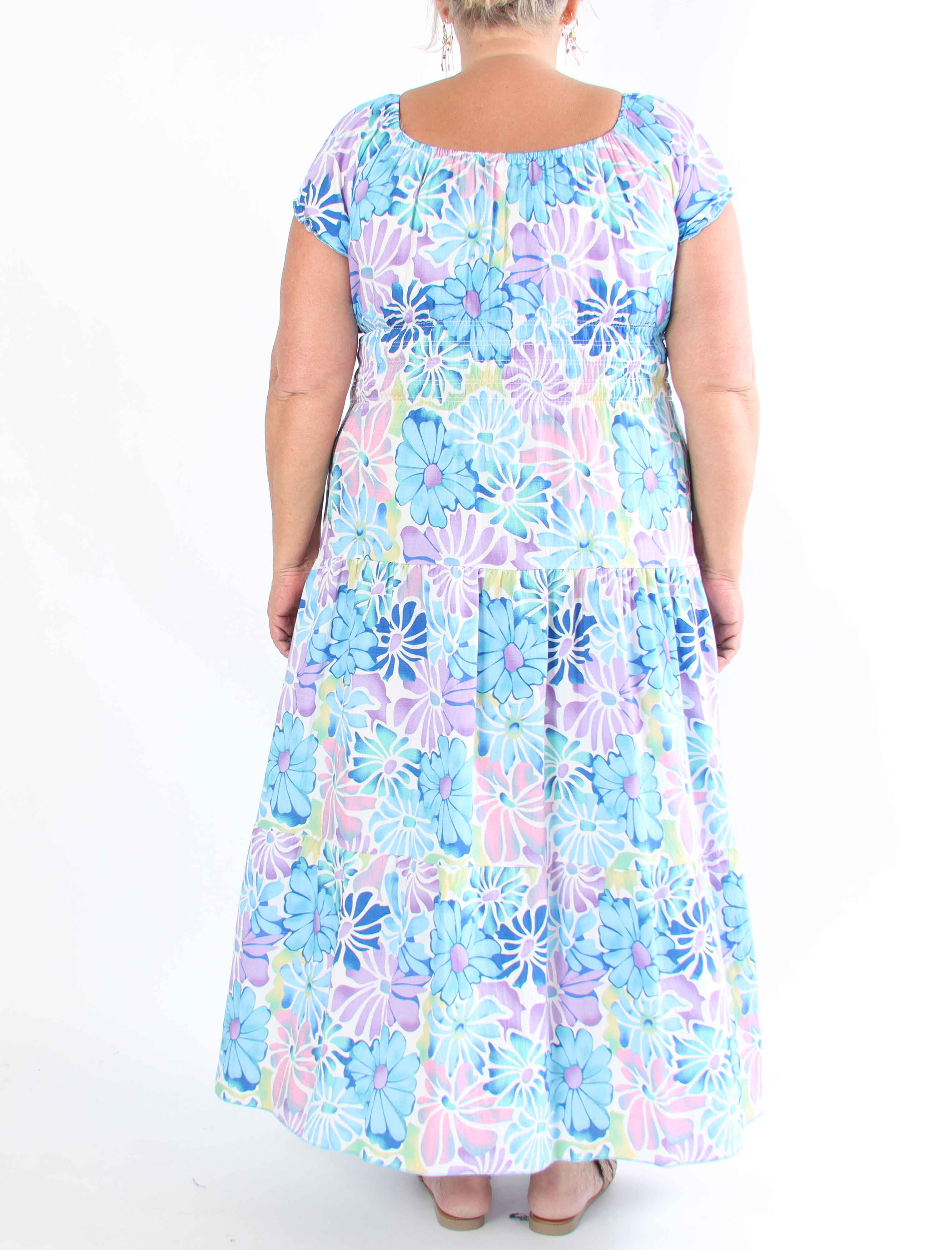 Monica - Plus size-klänning i viskos med smockad midja och puffärmar
