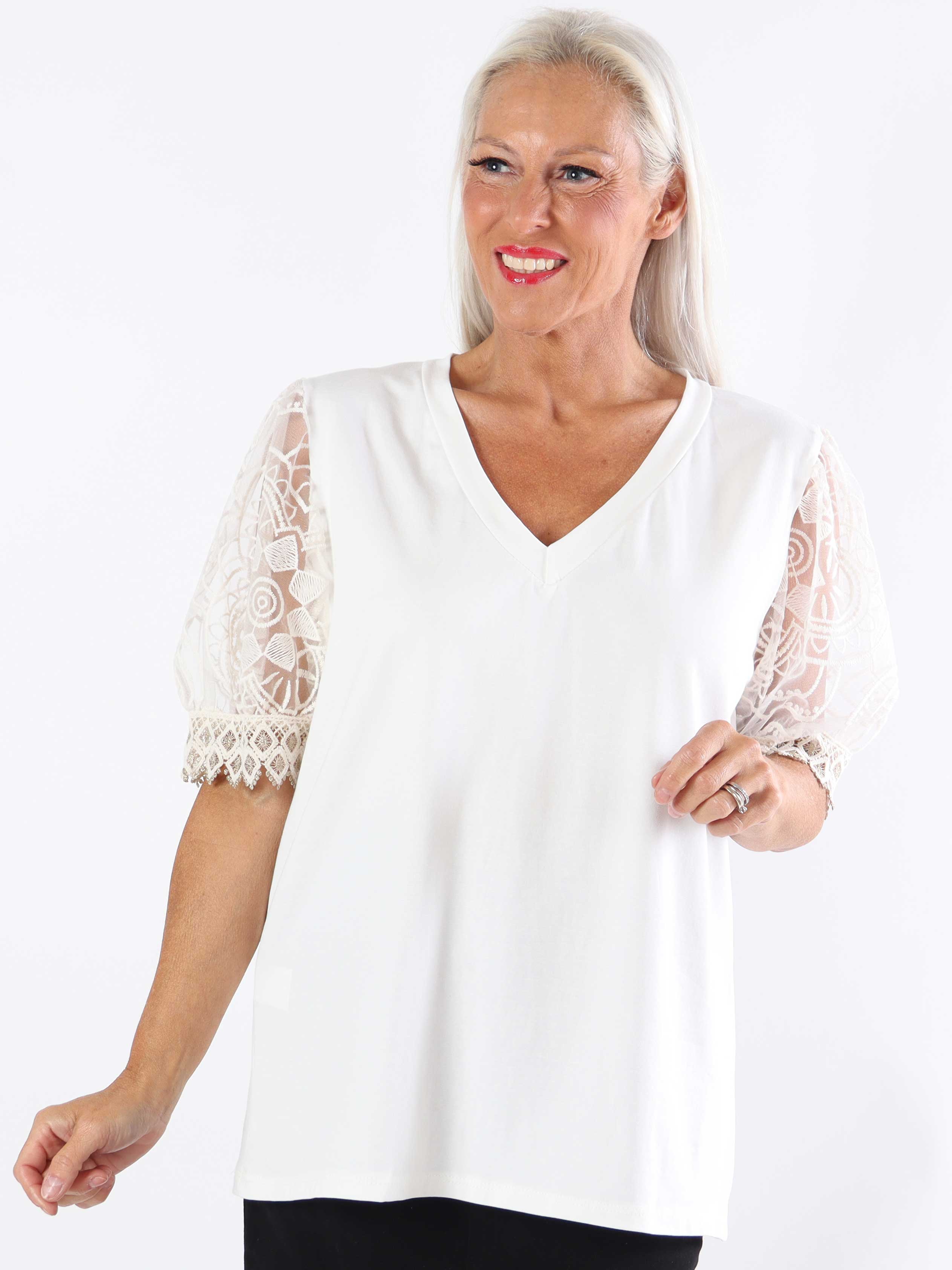 Nadine - Plus size t-shirt med ärmar i spets