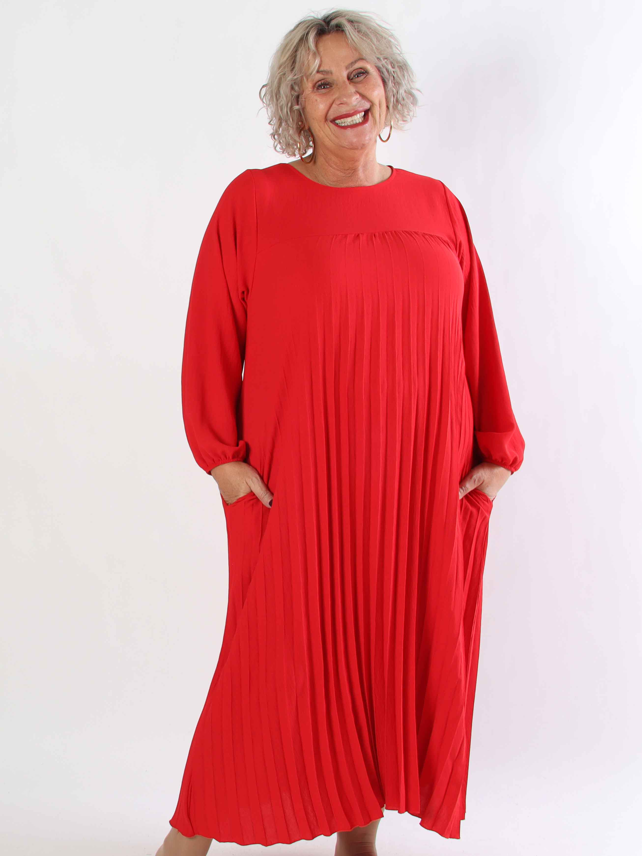 Nancy Long Sleeve - Lång plus size klänning med plissering och fickor