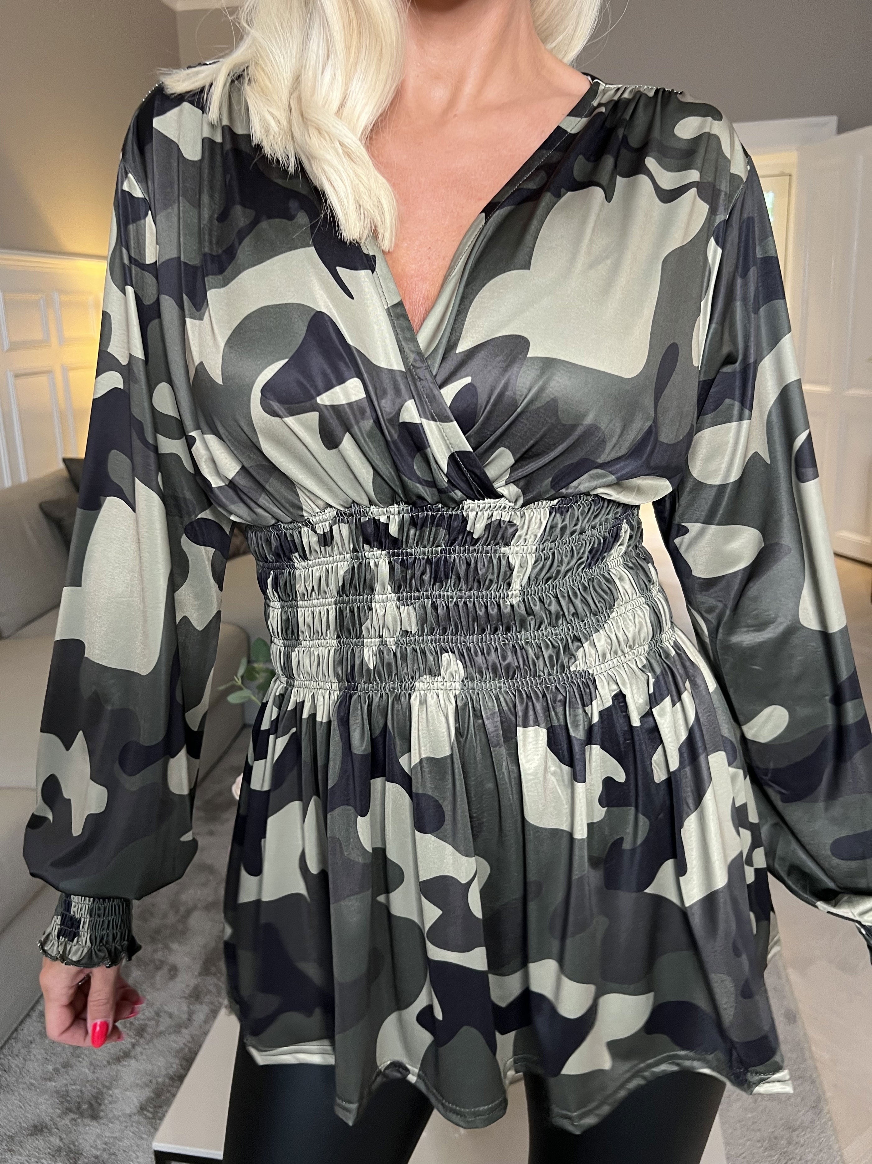 Pams Camo Shirt L/S - Blus i stretchigt tyg med lång ärm