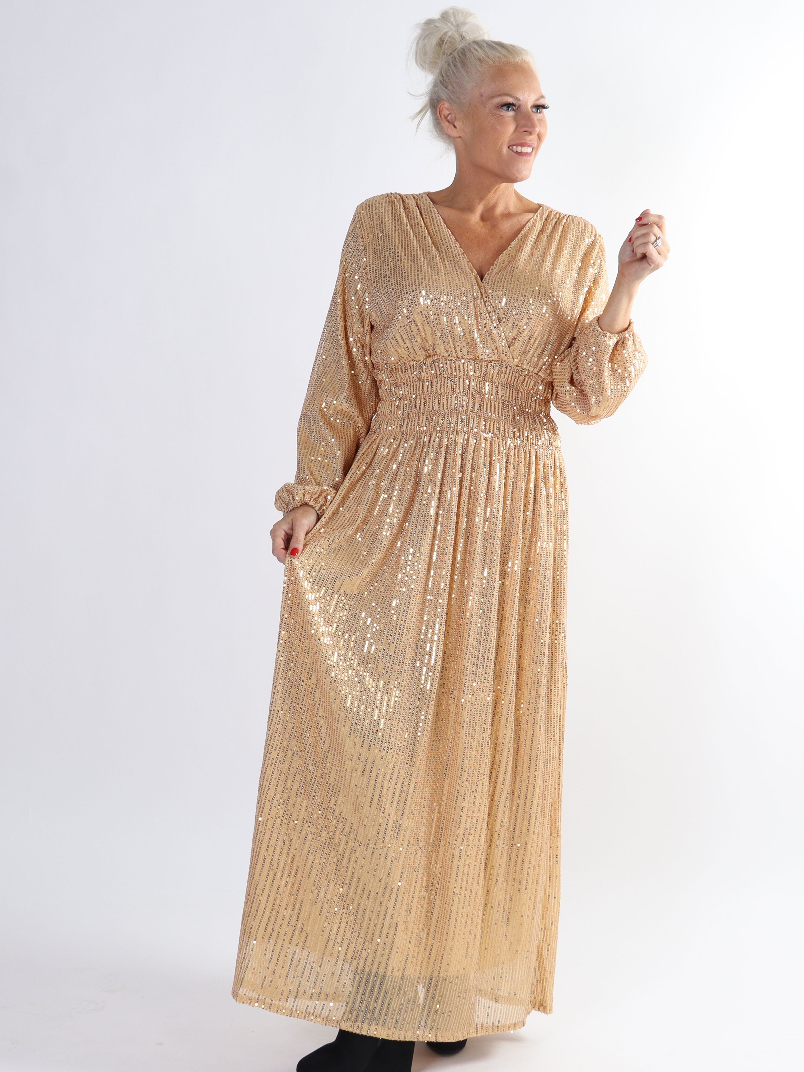 Pams Glitter L/S - Lång plus size klänning med paljetter