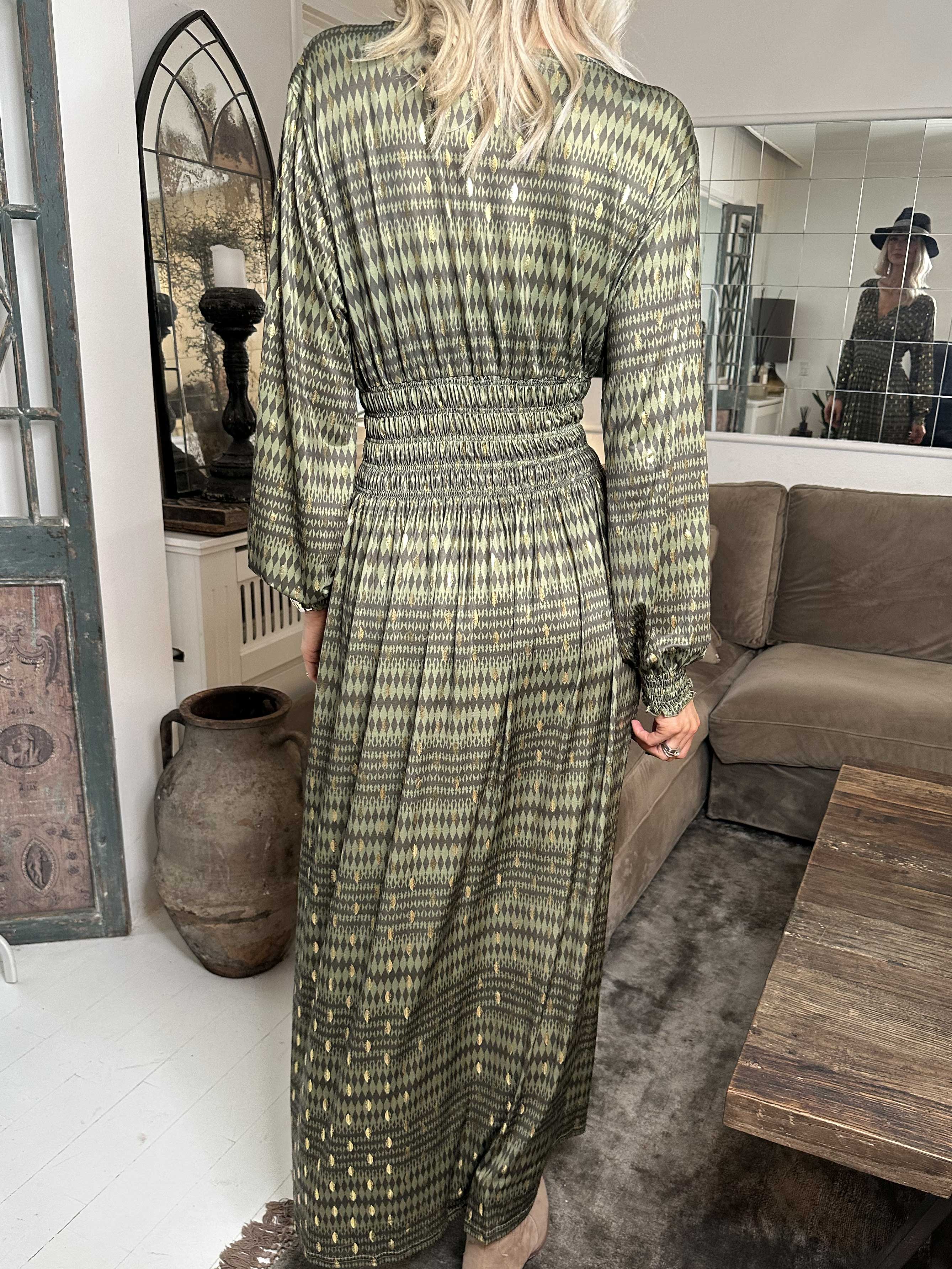 Pams Stripe L/S - Mönstrad klänning med resår och gulddetaljer