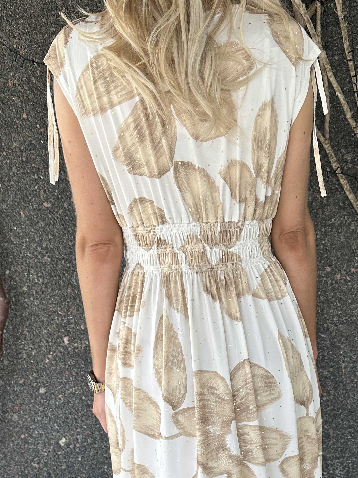 Pams Art Flower Sleeveless - Lång elastisk klänning med stora blomstermotiv