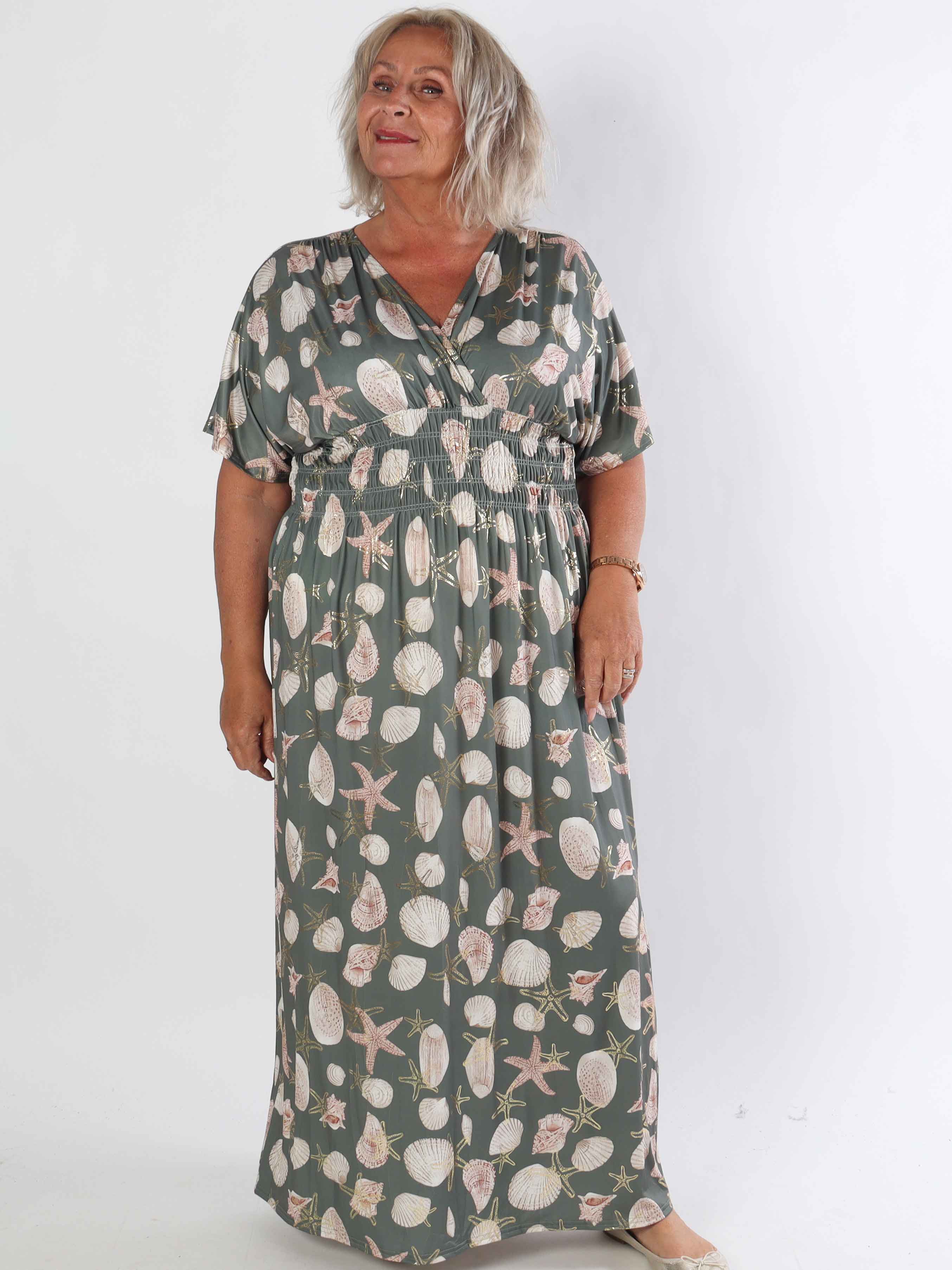 Pams Beach - Lång elastisk plus size klänning med musslor