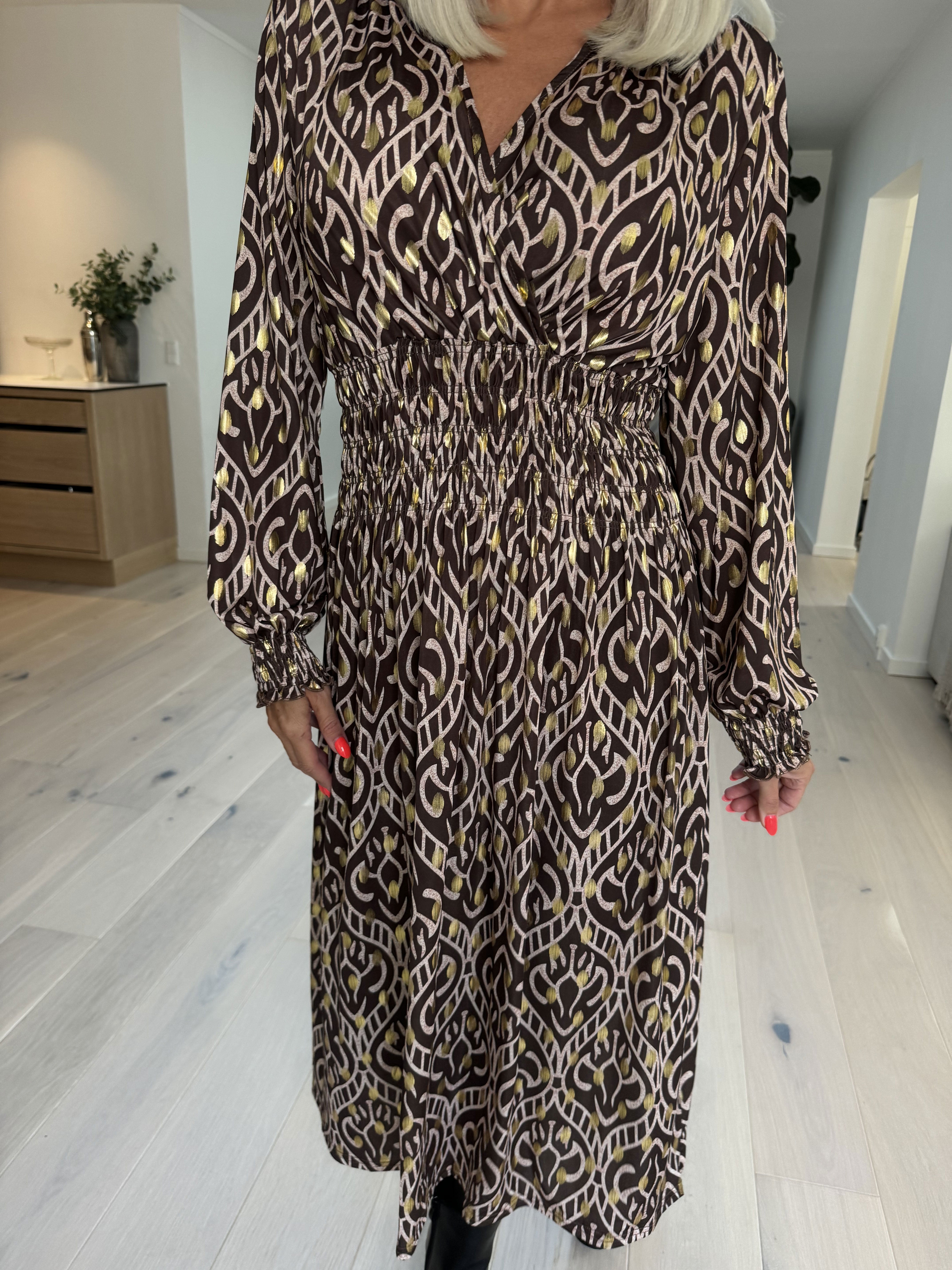Pams Boho Midi L/S - Elastisk klänning i skrynkelfritt tyg
