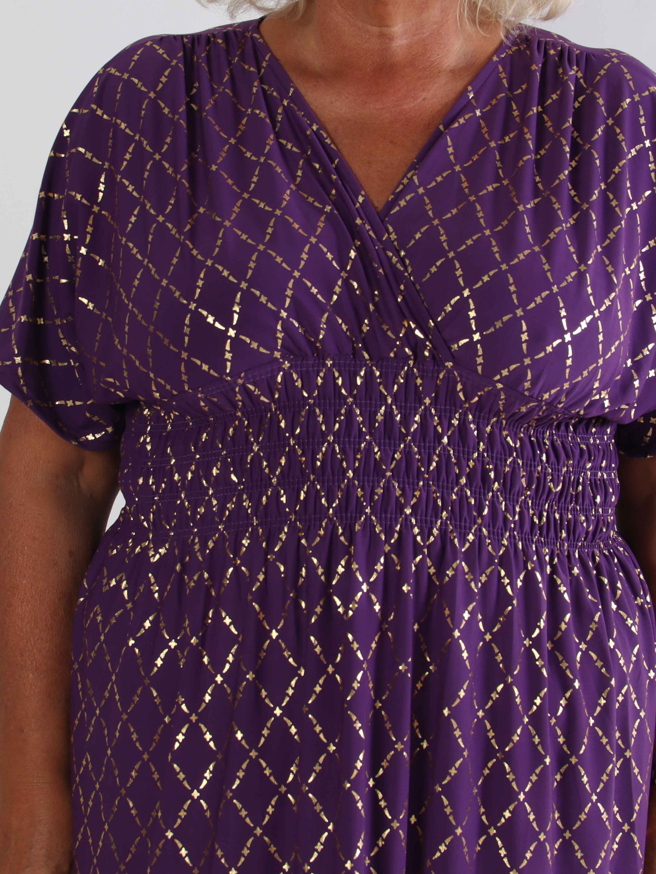 Pams Gold Check Short - Kort elastisk plus size klänning med gulddetaljer