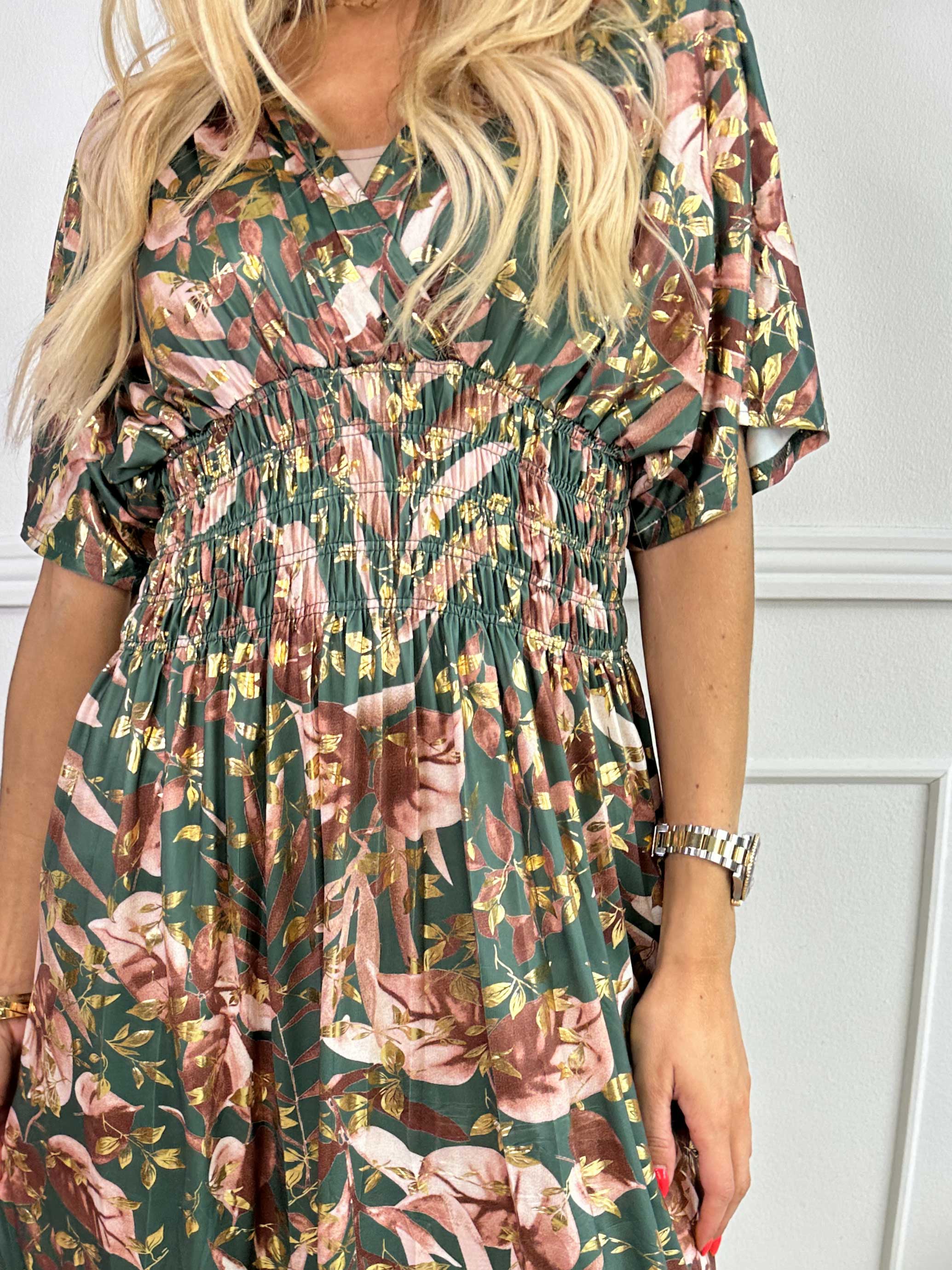 Pams Gold Leaf - Lång elastisk klänning med blommigt mönster med gulddetaljer