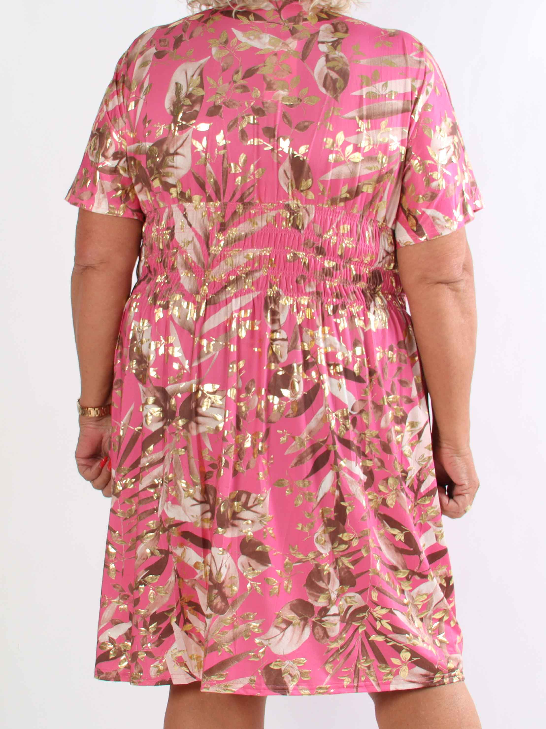 Pams Gold Leaf Short - Plus size klänning med blommigt mönster och gulddetaljer