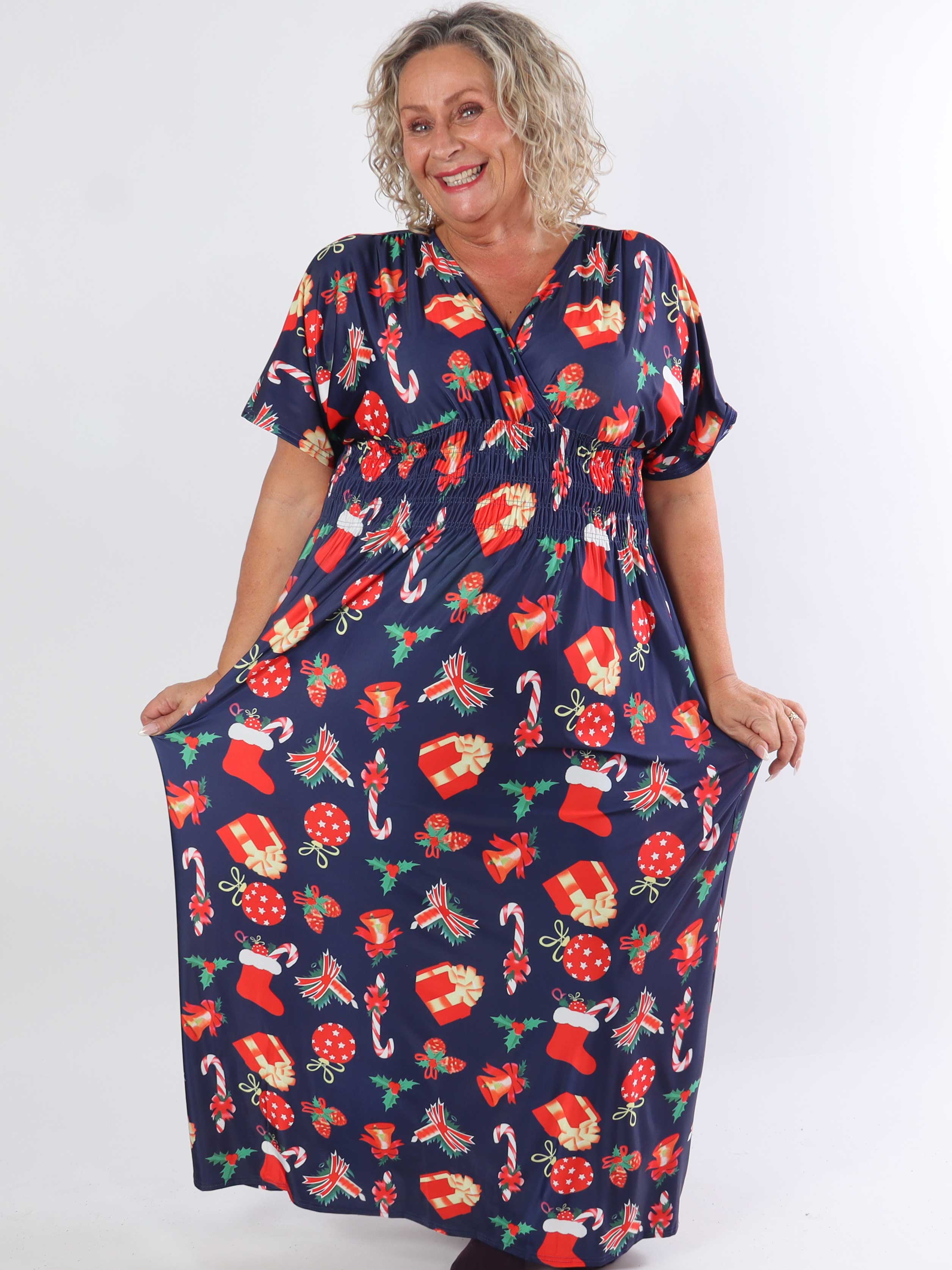 Pams Holiday - Lång stretchig plus size-klänning med julmotiv