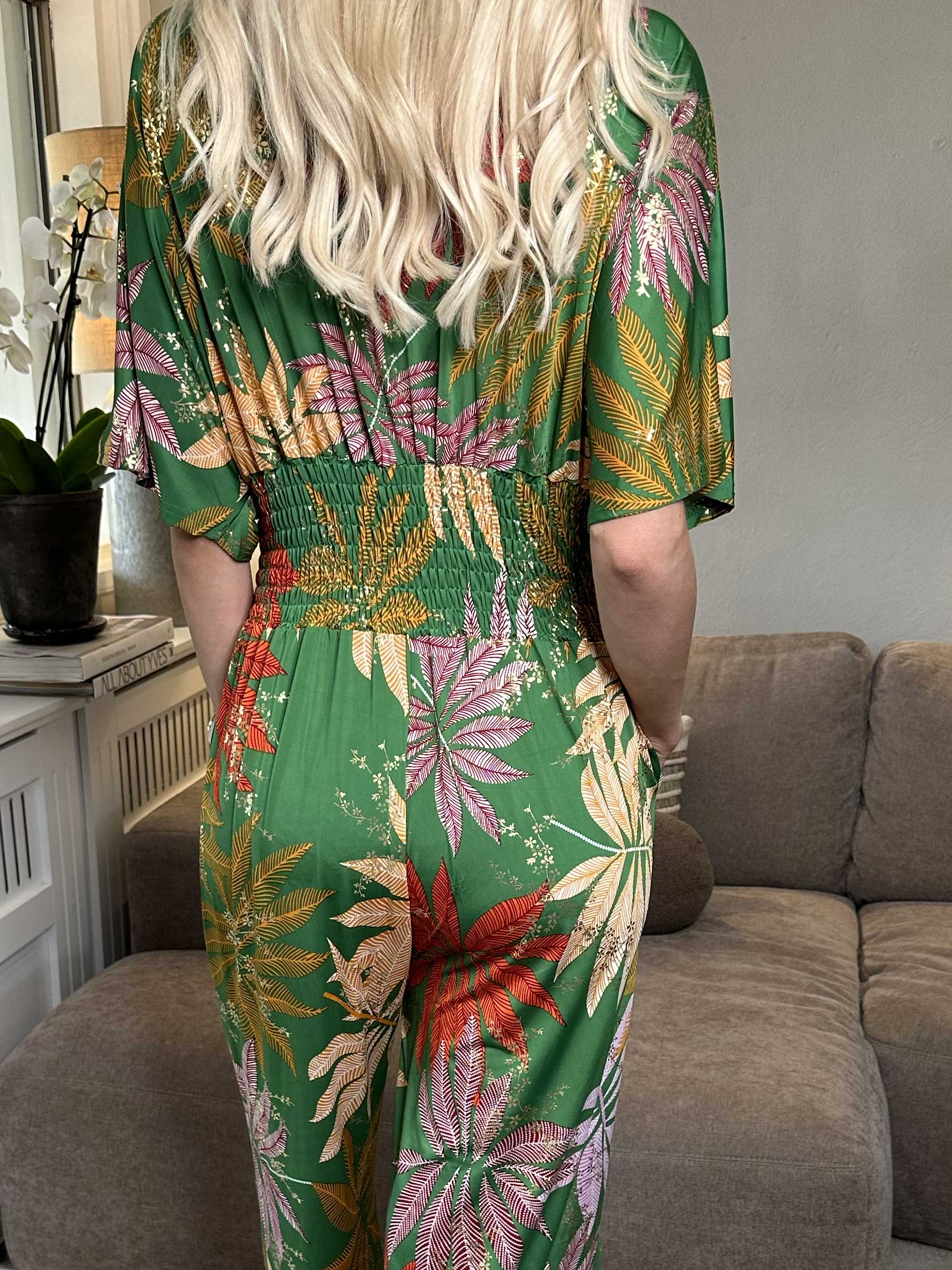 Pams Multi Leaf Jumpsuit - Jumpsuit med resår och bladmönster - Dark green