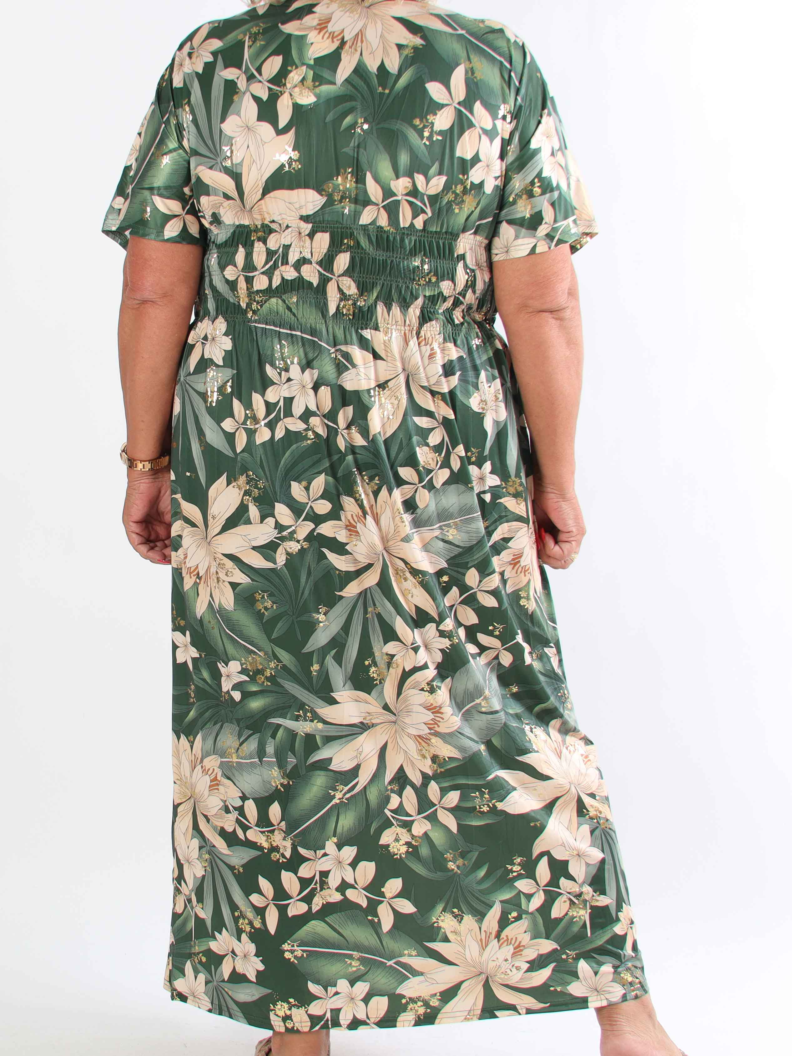 Pams New Leaf - Lång plus size klänning med blommigt mönster och gulddetaljer