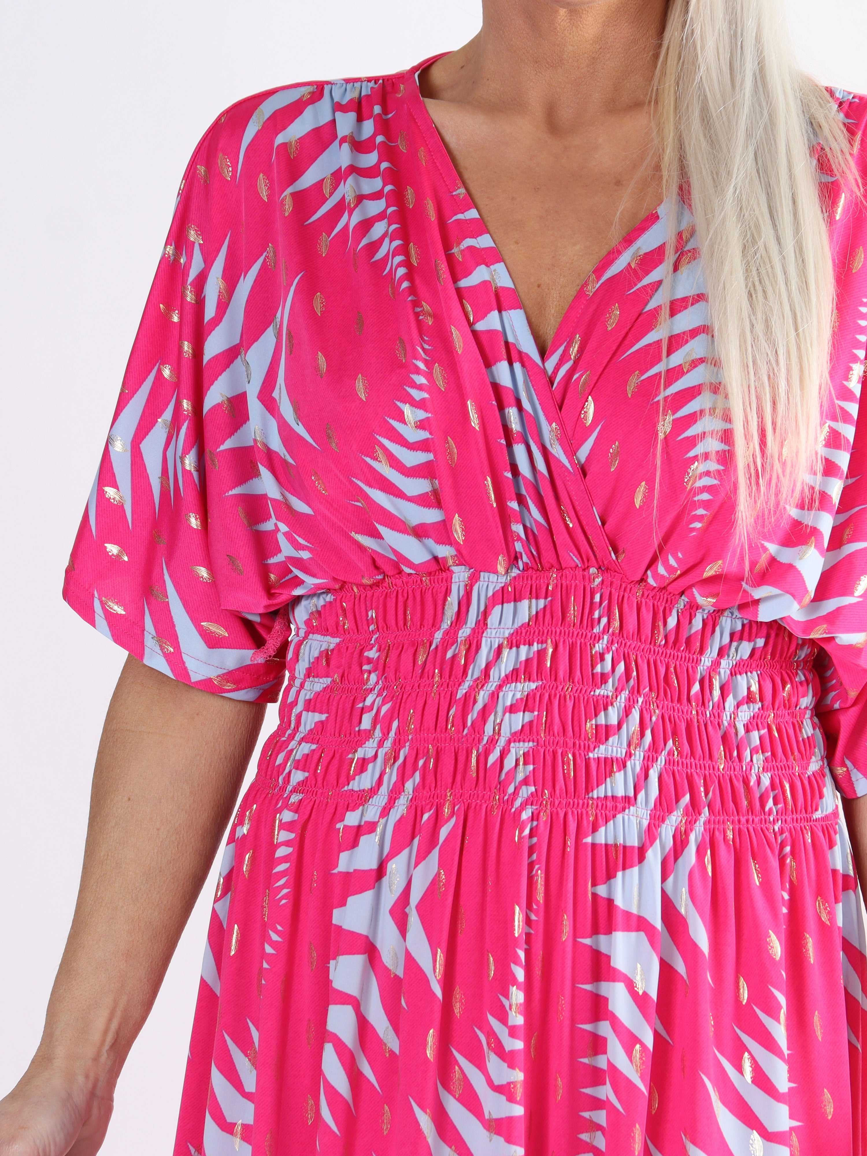 Pams Pattern - Lång stretchig plus size-klänning i skrynkelfritt tyg