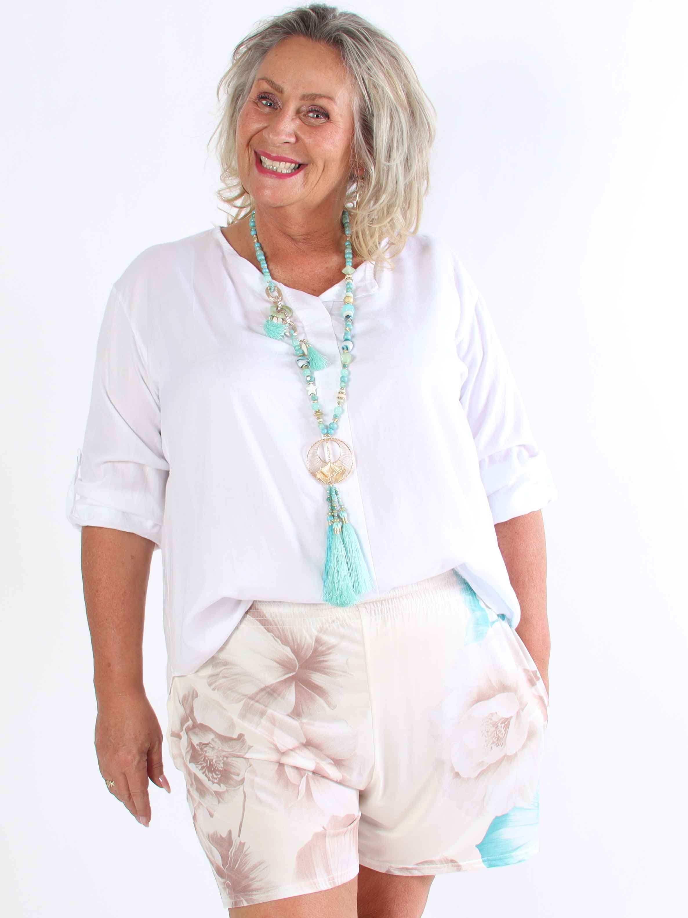 Pams Flower Shorts - Elastiska plus size-shorts med blommigt tryck