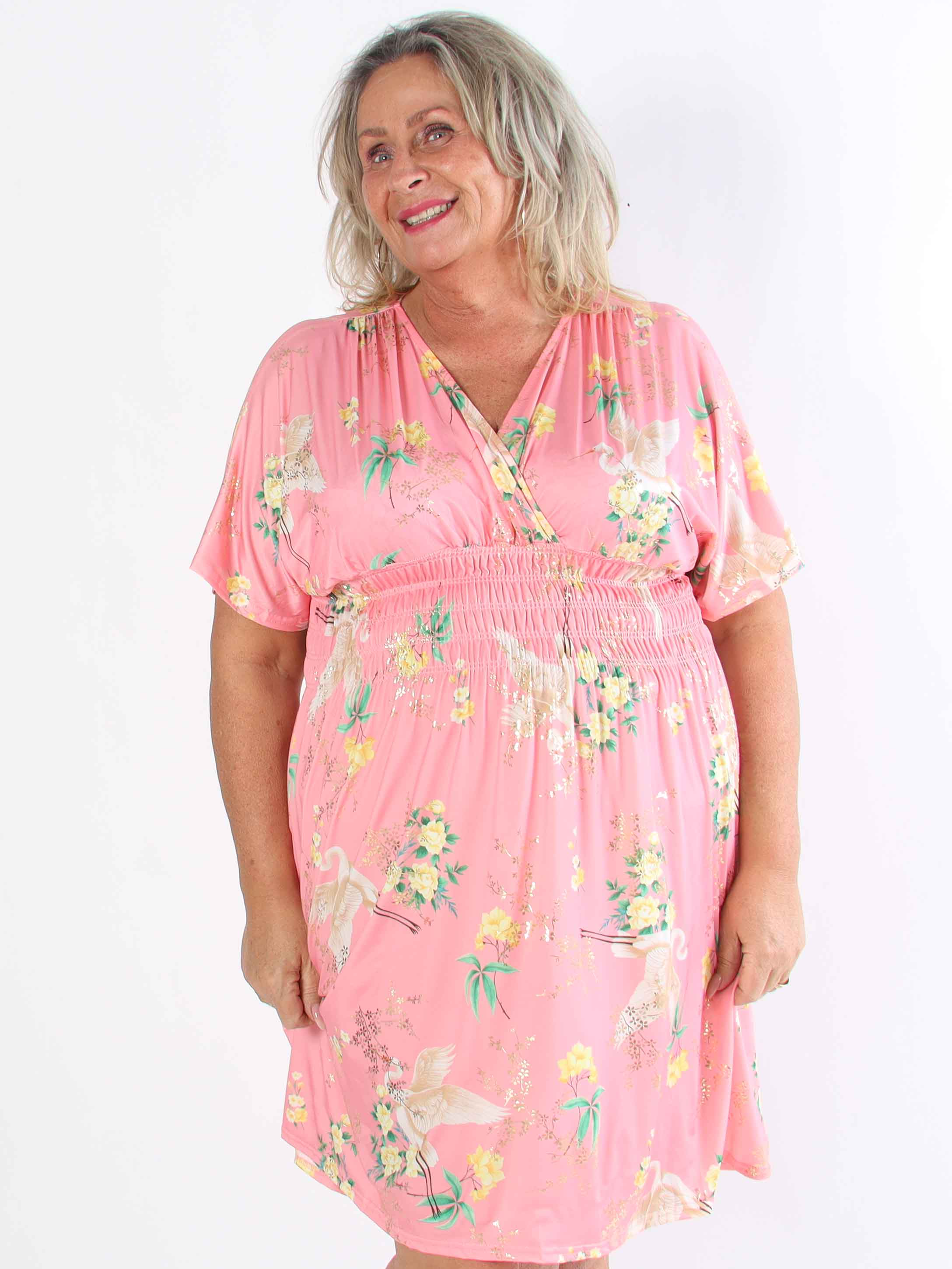 Pams Fly Short - Elastisk plus size-klänning med blommor och fåglar