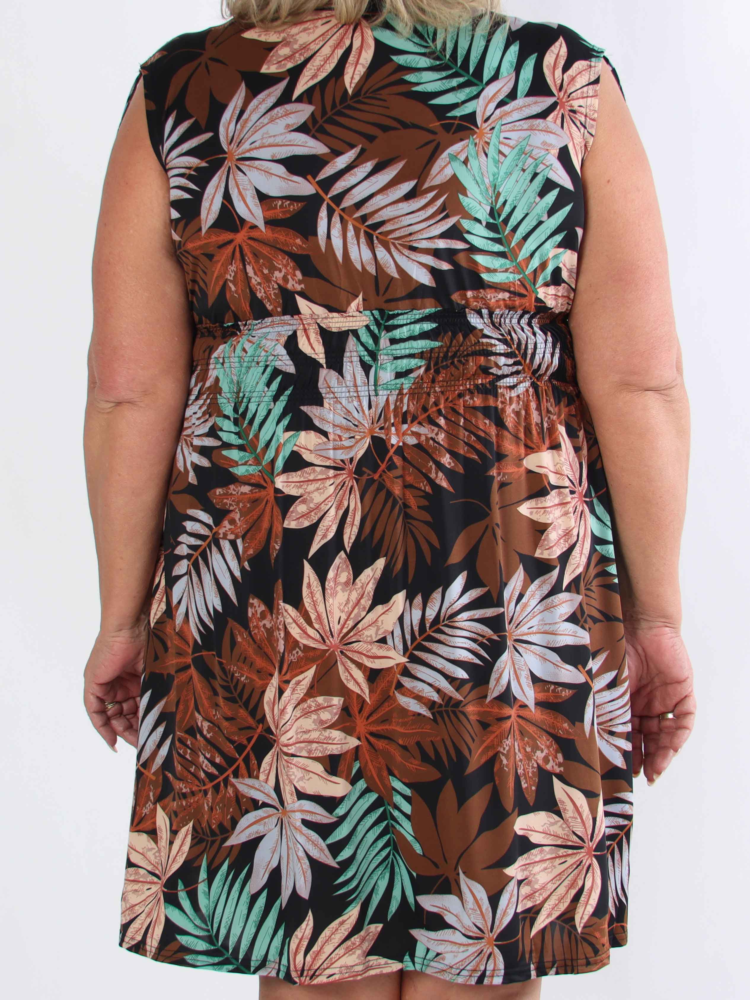 Pams Leaf Short - Kort elastisk plus size-klänning i skrynkelfritt tyg