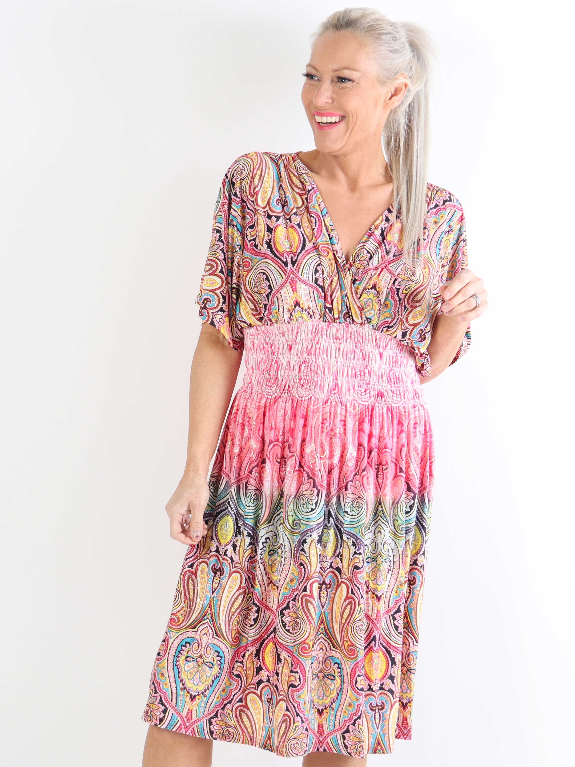 Pams Paisley short S/S - Mönstrad elastisk plus size-klänning med smock