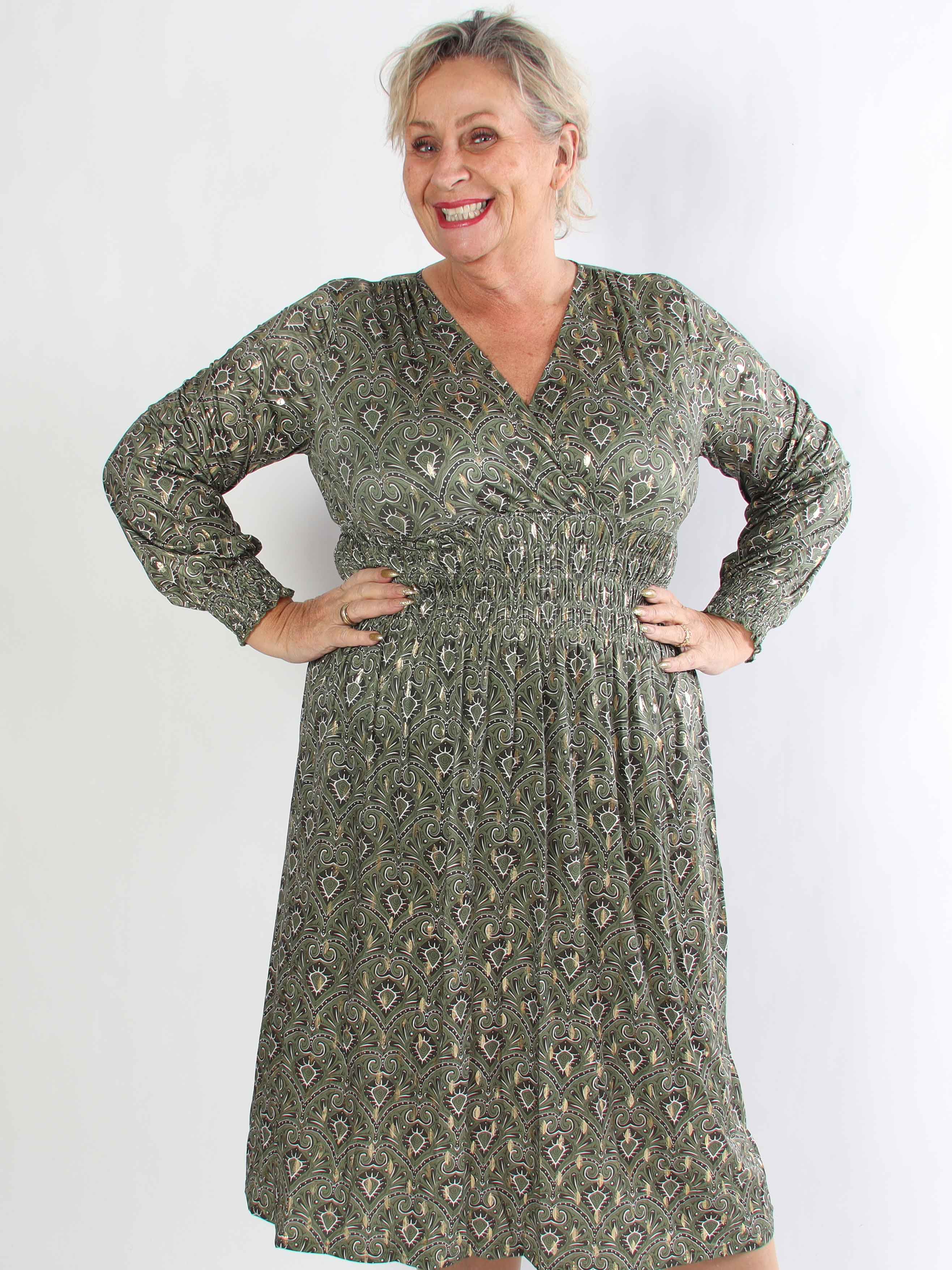 Pams Pattern Midi L/S - Plus size kjole i krølfrit stof med lange ærmer