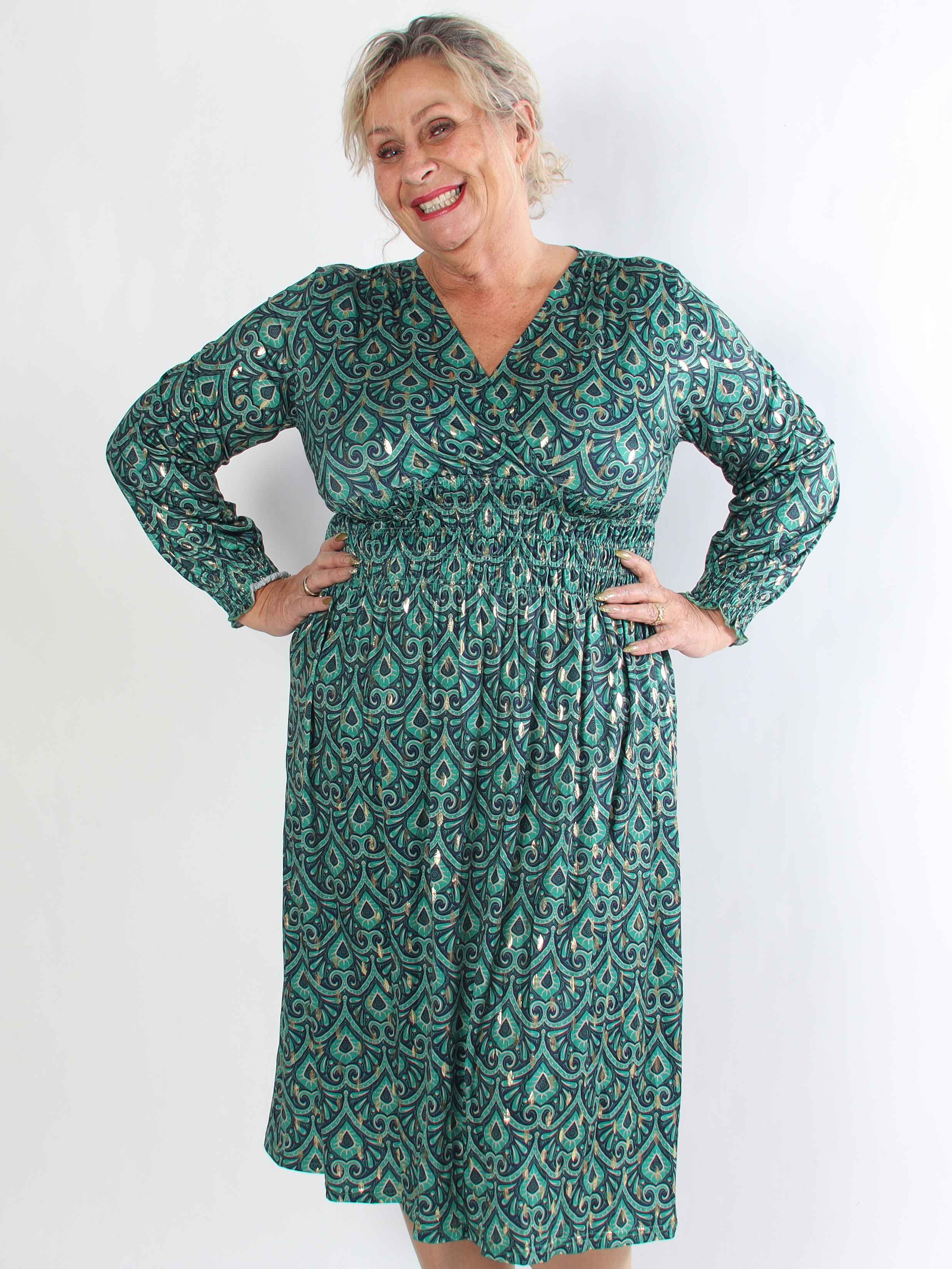 Pams Pattern Midi L/S - Plus size kjole i krølfrit stof med lange ærmer