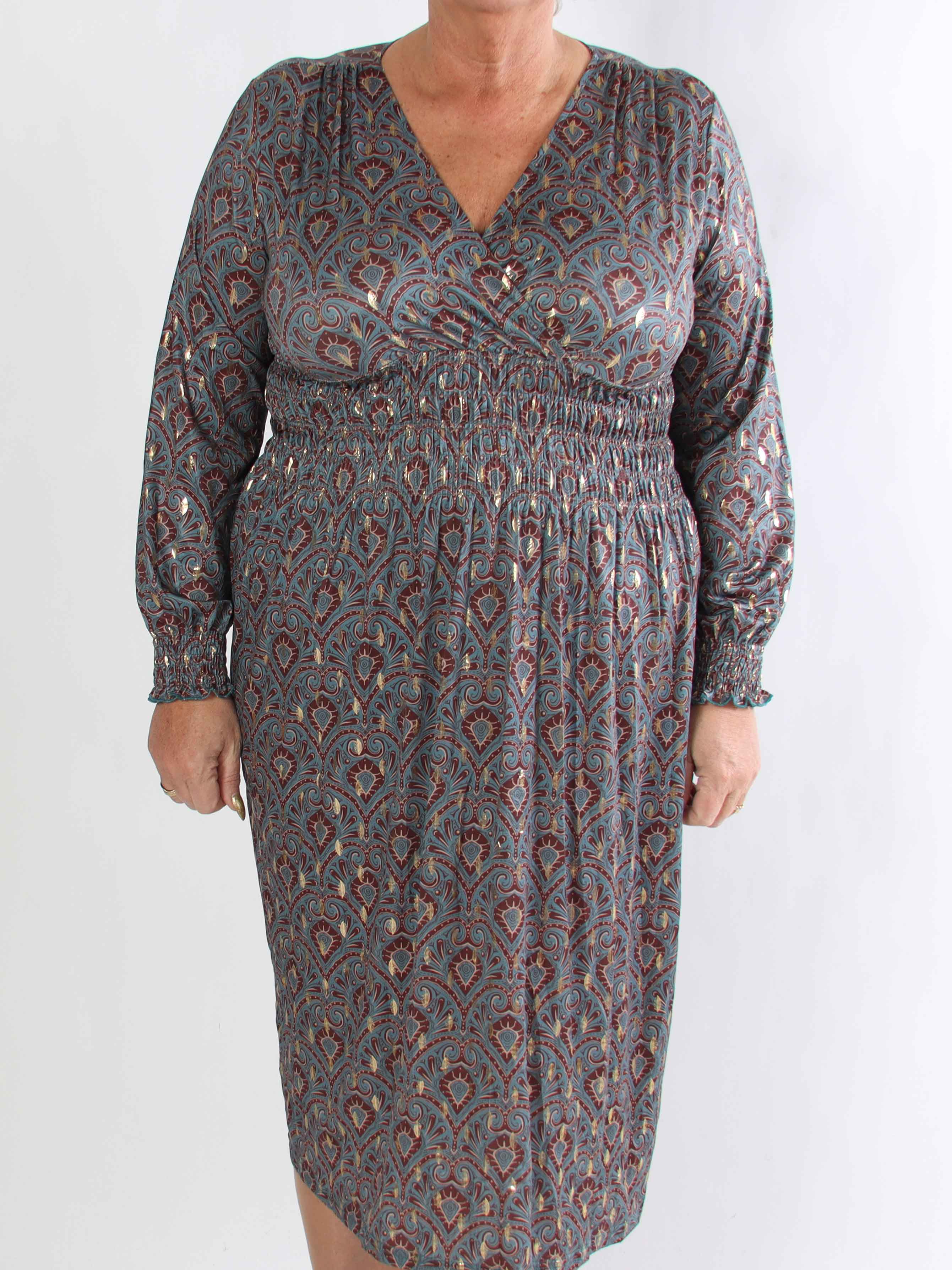 Pams Pattern Midi L/S - Plus size kjole i krølfrit stof med lange ærmer