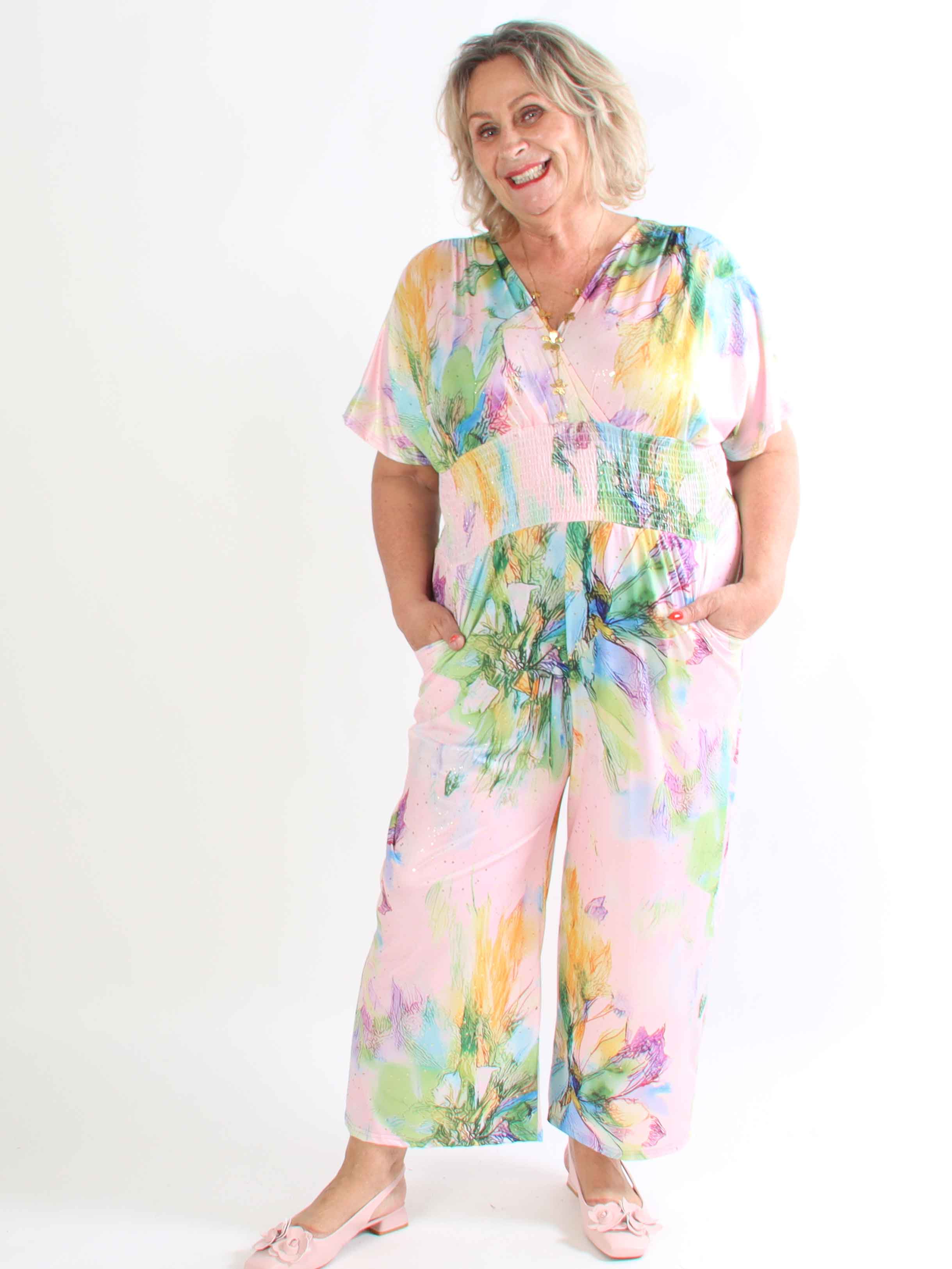 Pams Print Jumpsuit - Stretchig mönstrad plus size jumpsuit med guldfärgat damm