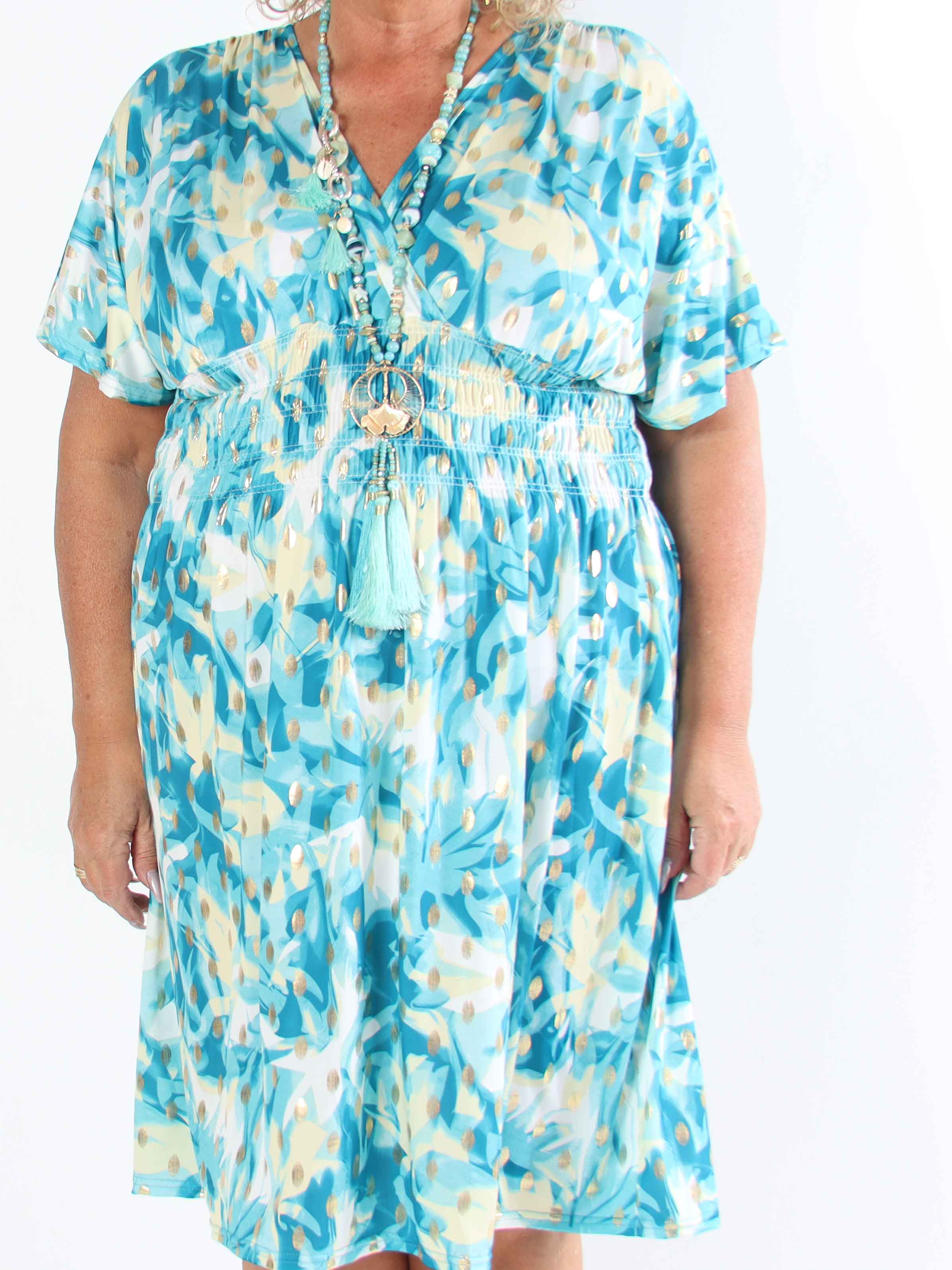 Pams Vacay Short - Mönstrad elastisk plus size klänning med smock i midjan