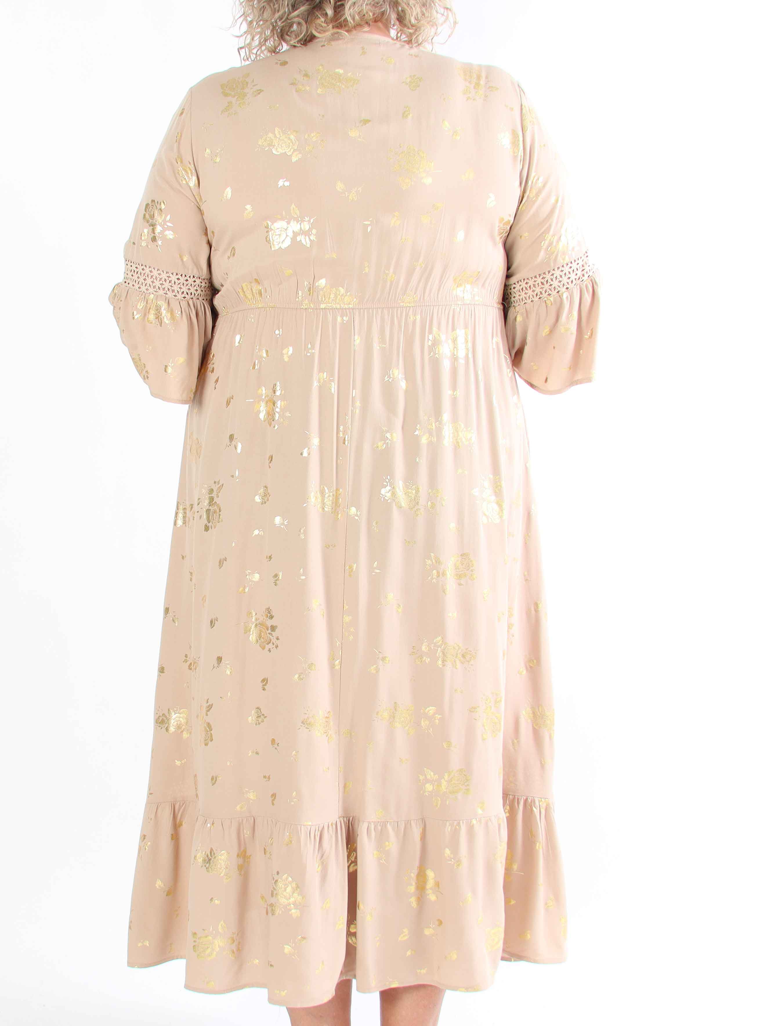 Pernilla - Klänning med guldfärgade blommor och broderier