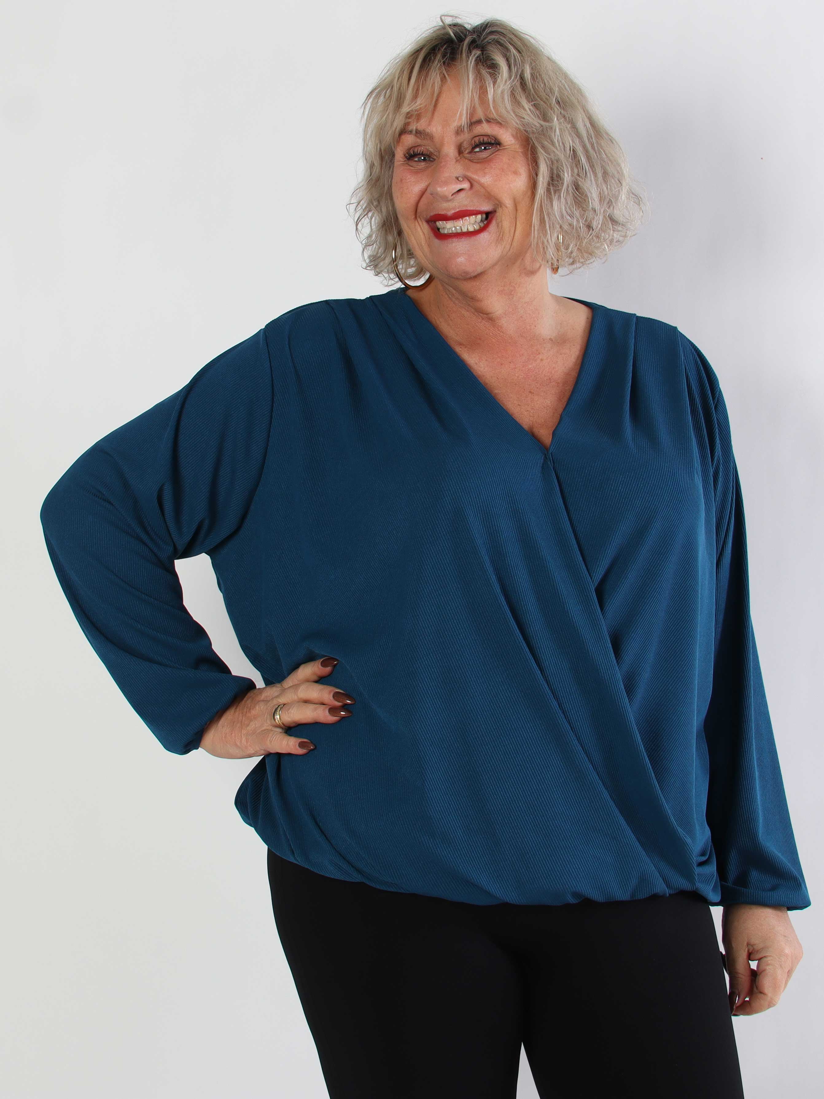 Rakel Plain - Långärmad plus size blus i ribbat tyg