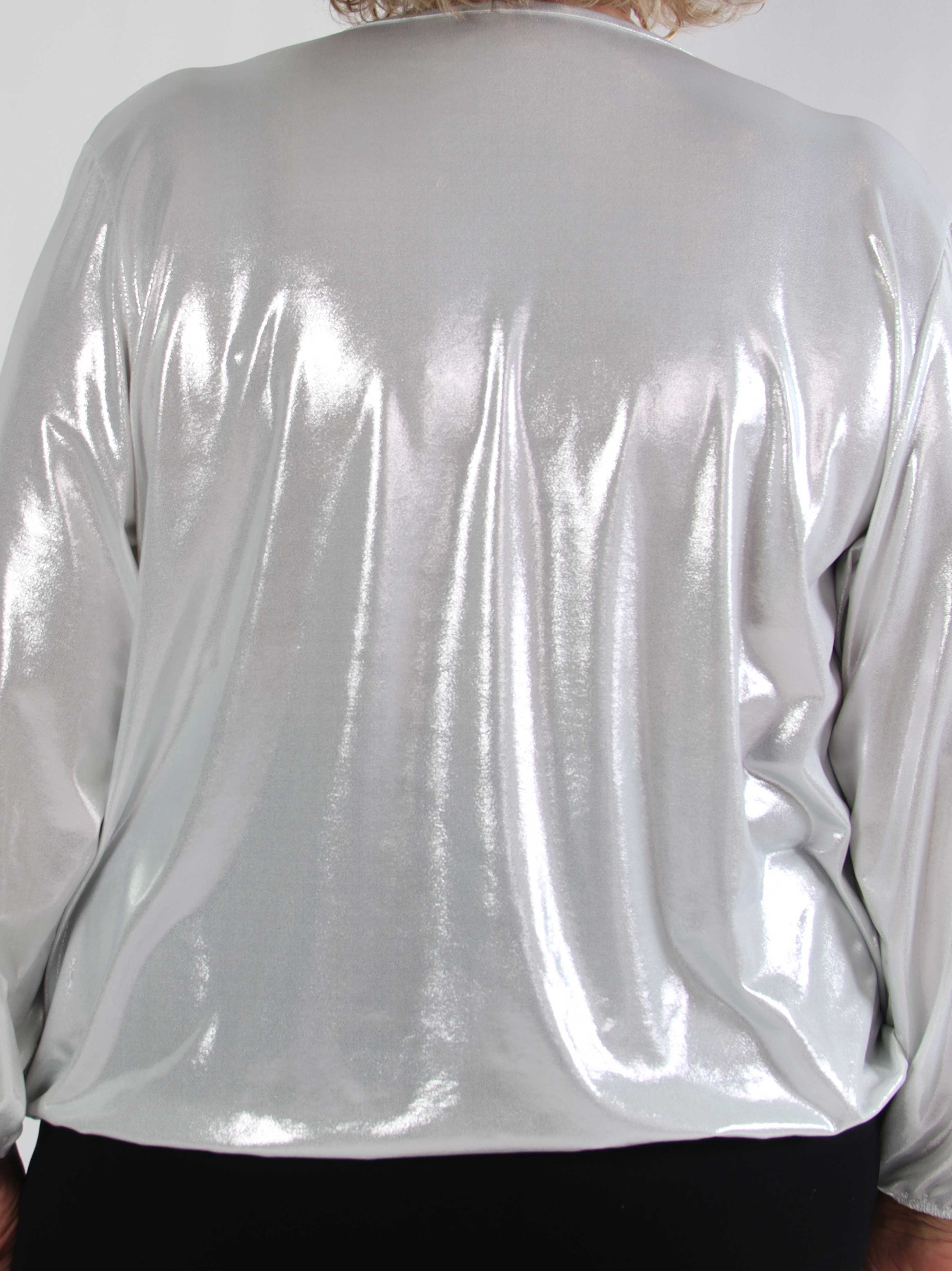 Rakel Shiny - Långärmad plus size blus i skimrande tyg