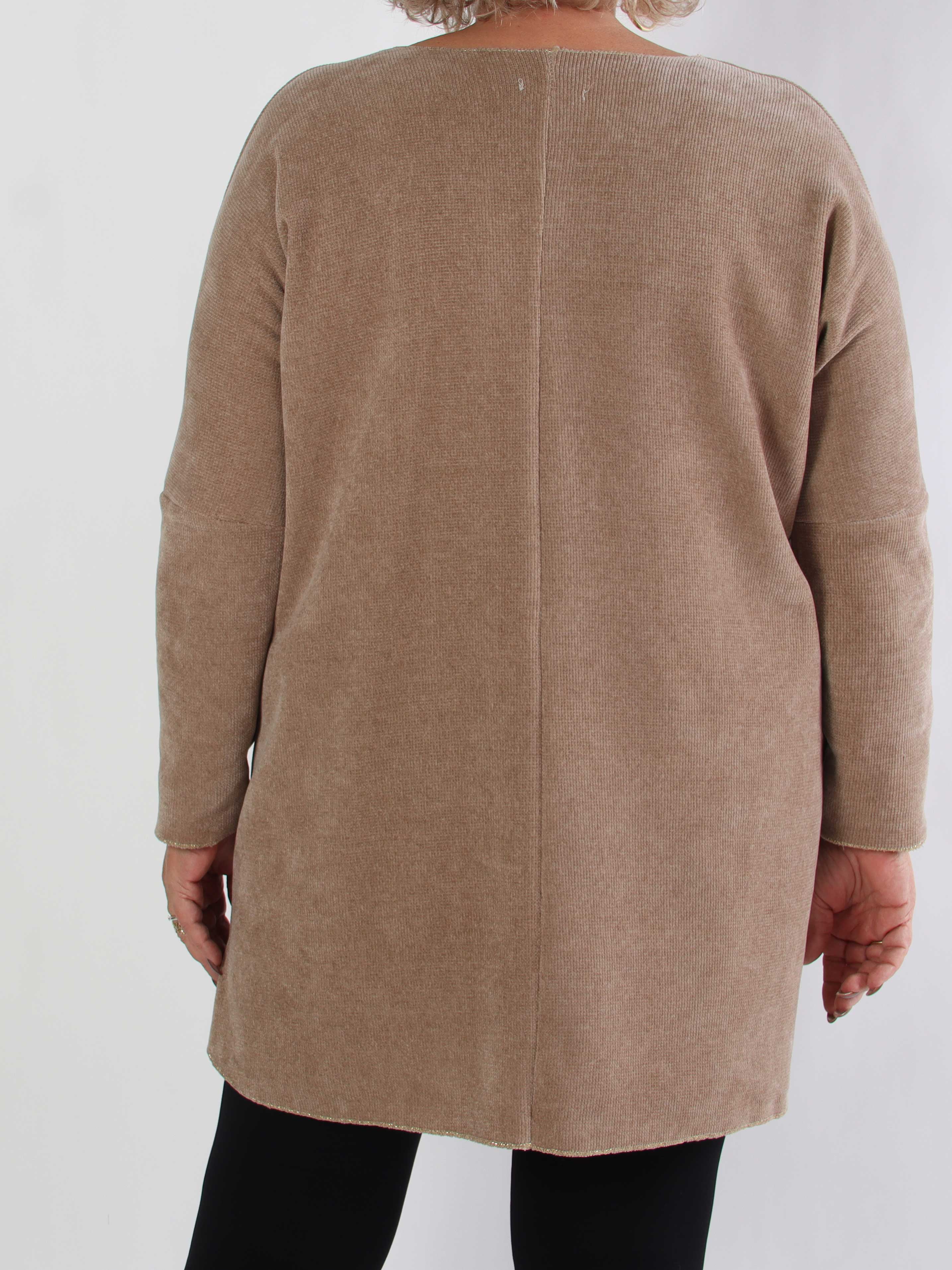 Rocka - Mjuk stickad plus size klänning med motiv