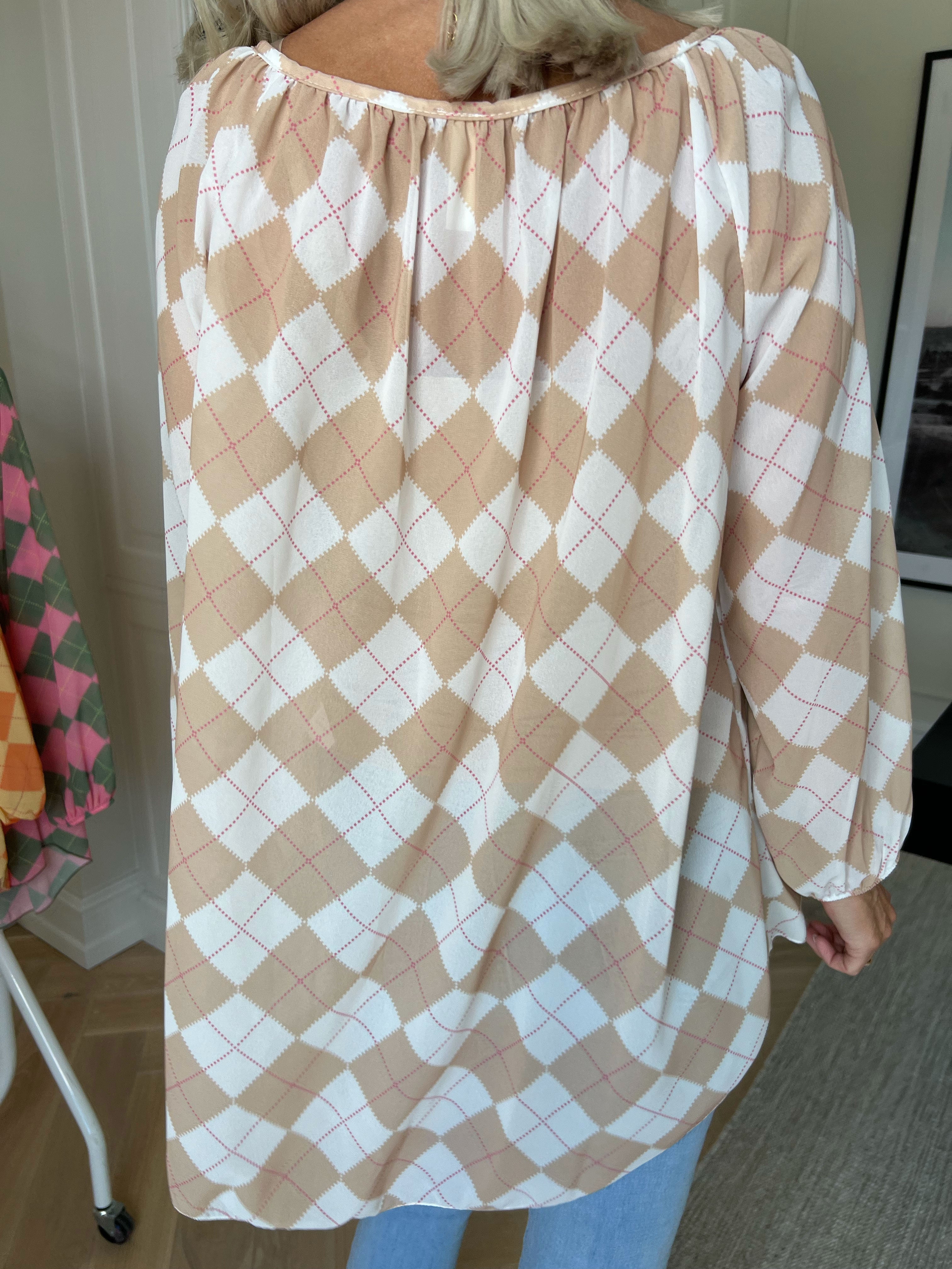 Romana - Fin ternet tunika i chiffon