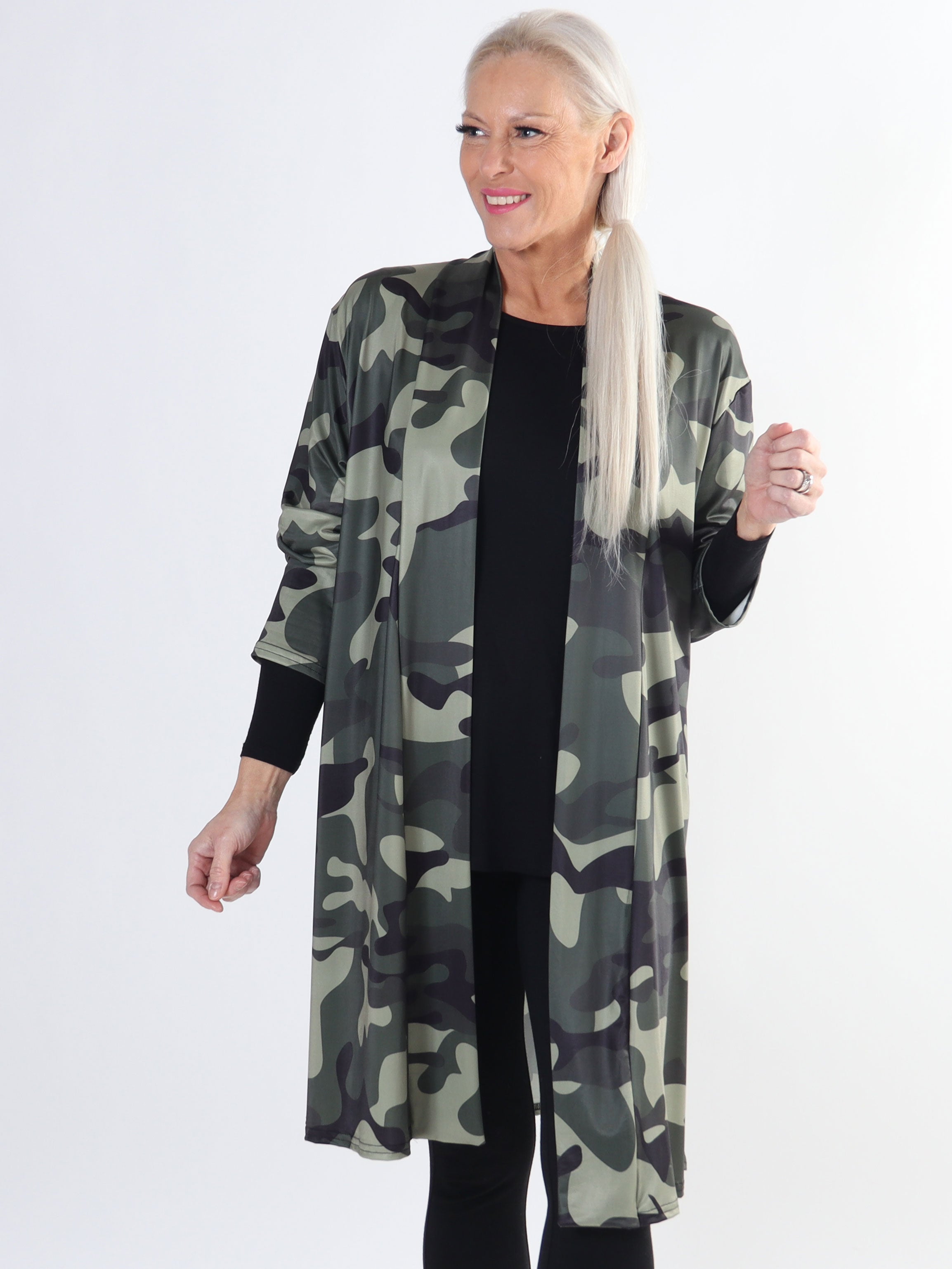 Rosa Camo - Elastiskplus size kofta med tryck