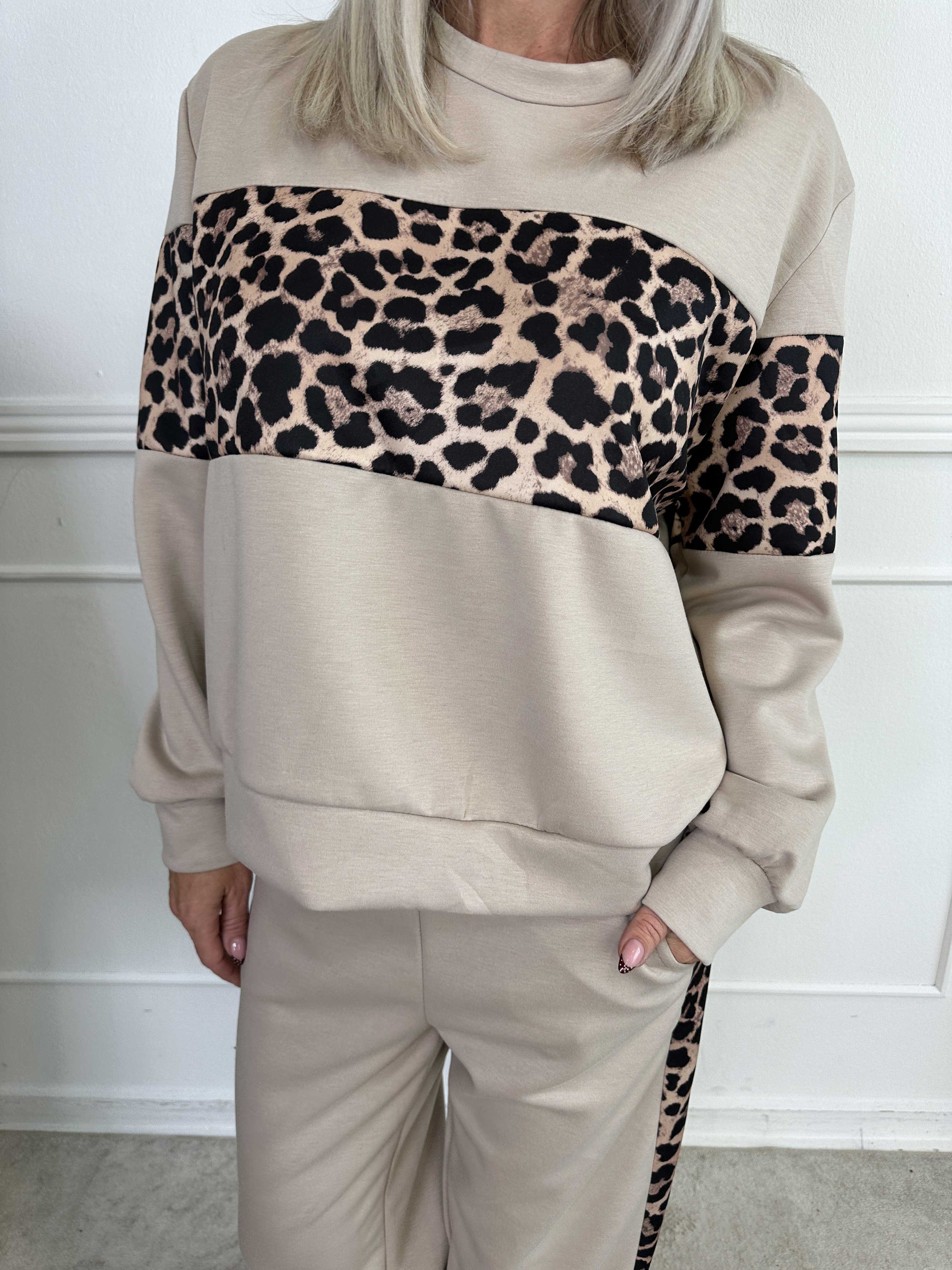 Rosita - Mjukisset med ränder i leopardmönster
