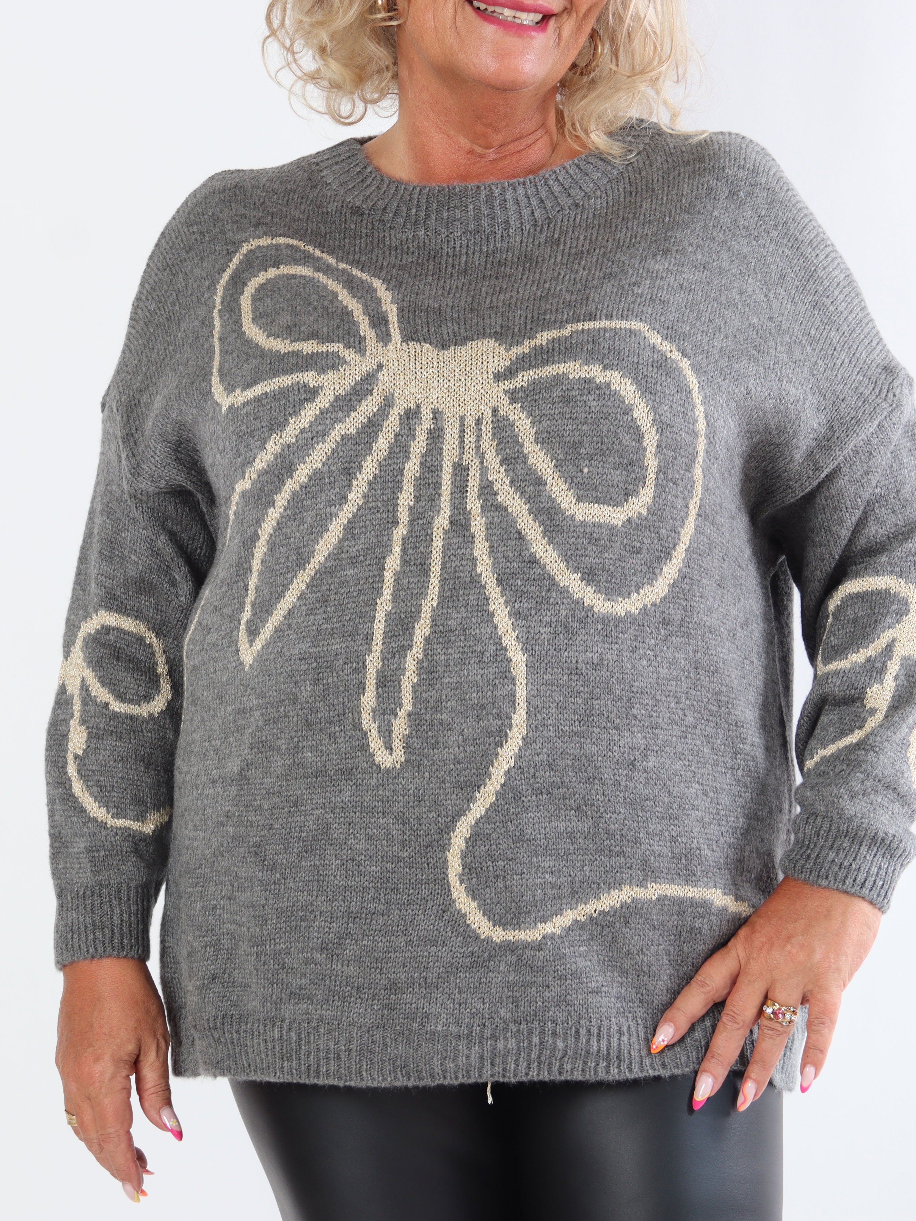 Ruby - Stickad plus size tröja med ull och rosett i guldtråd