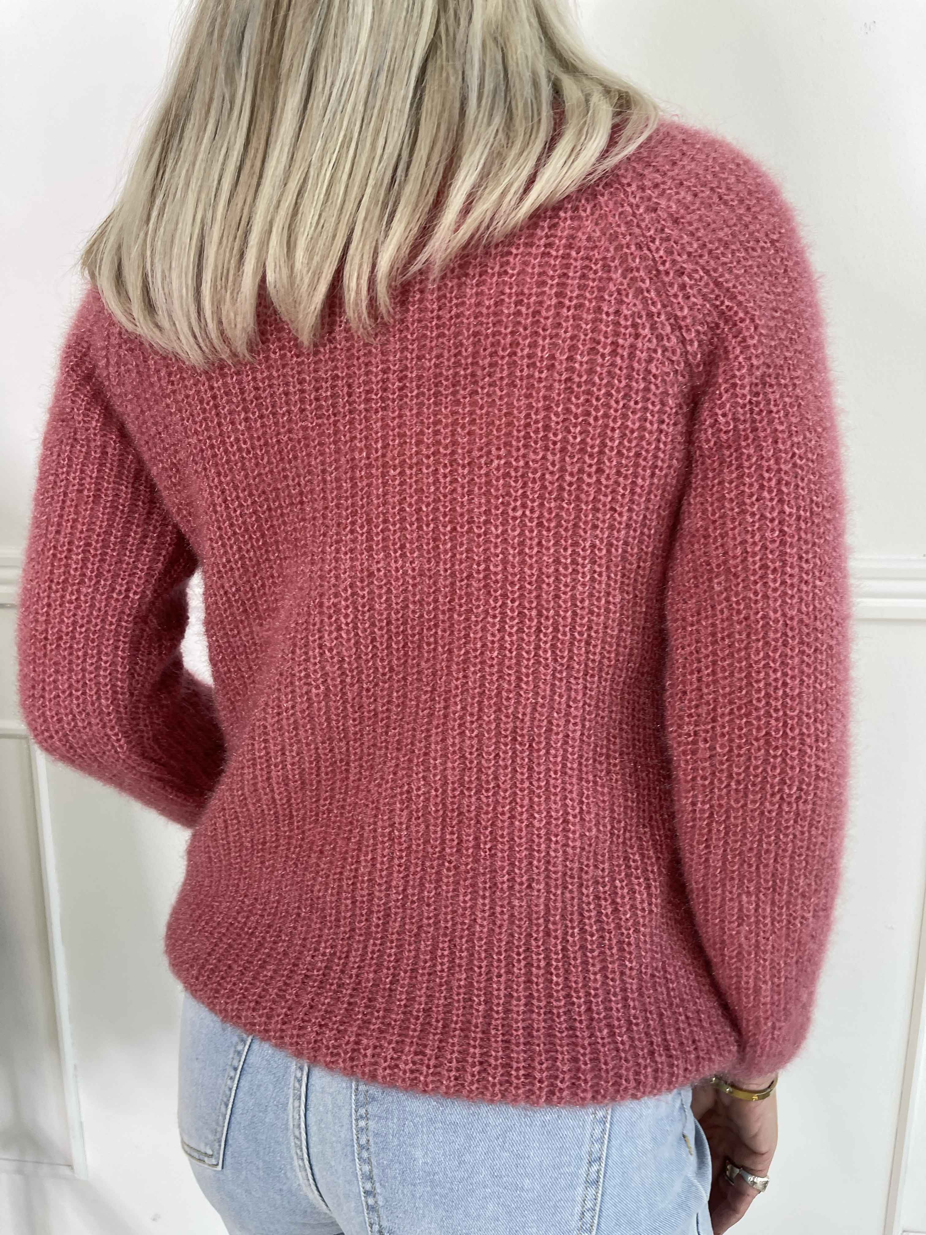 Rylie - Fluffig stickad tröja med polokrage