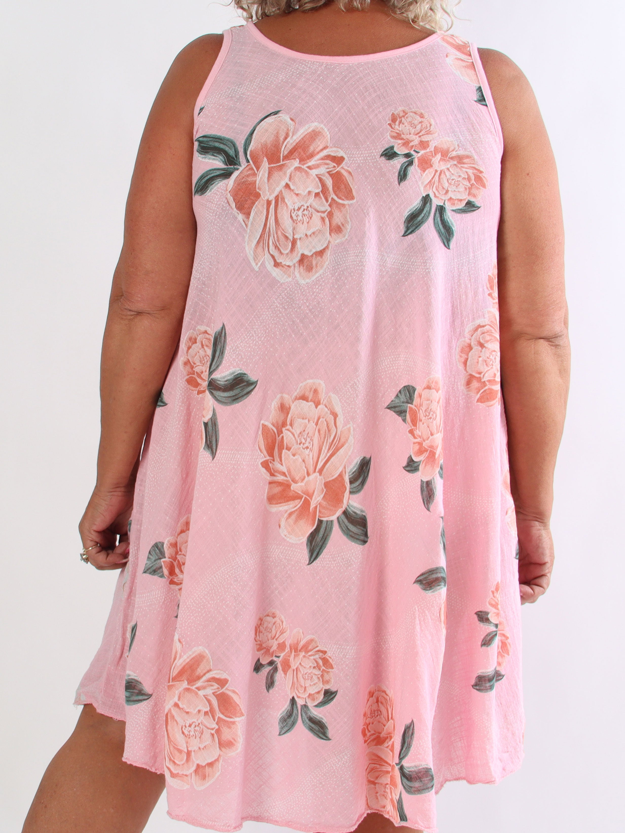 Safina - Plus size sommerkjole i hørlignende bomuld med rosemotiver