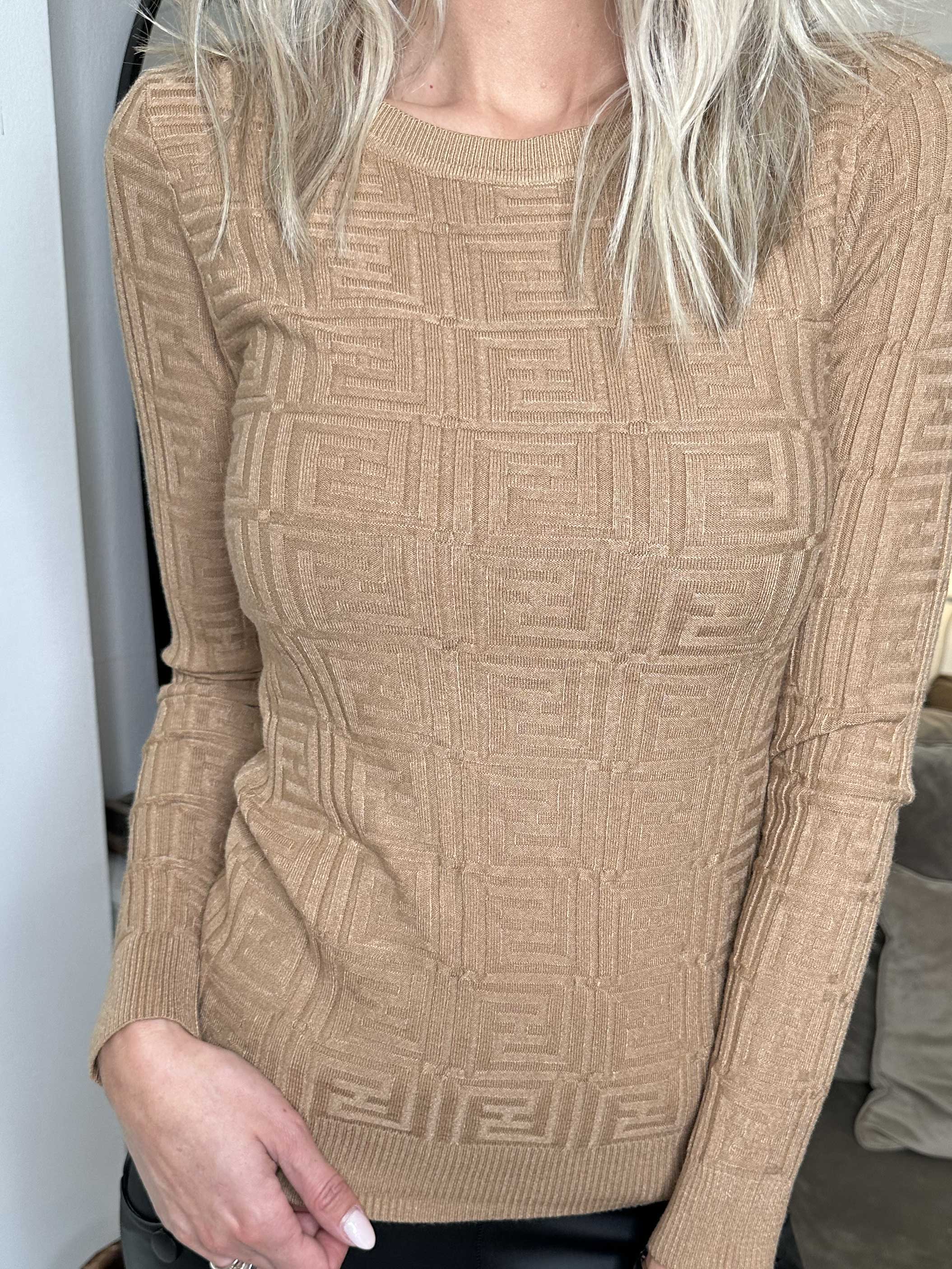 Serafina - Åtsittande blus med stretch