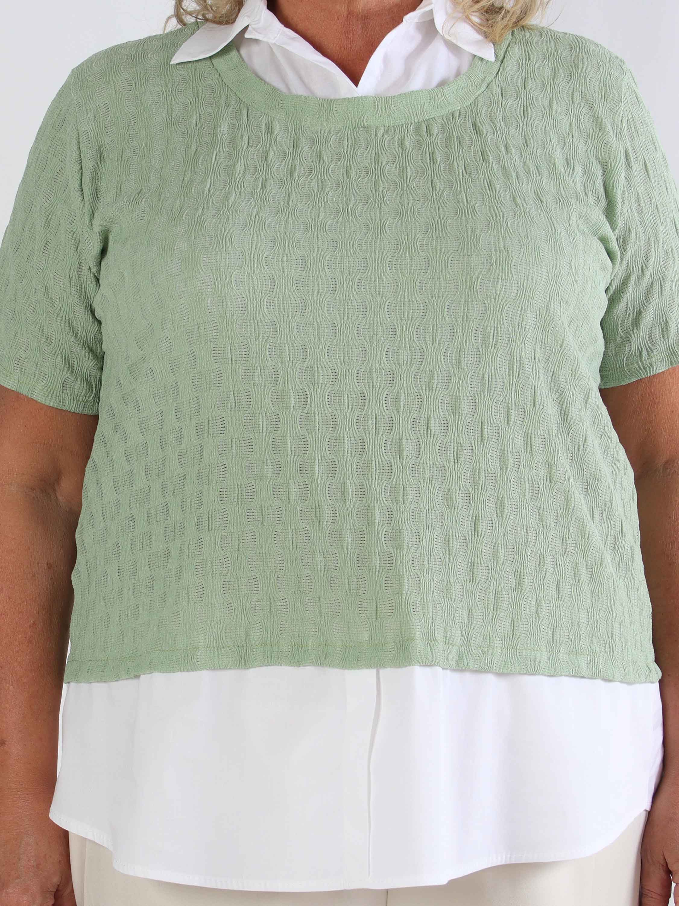 Shandel - Söt stretchig plus size-blus med skjortdetaljer