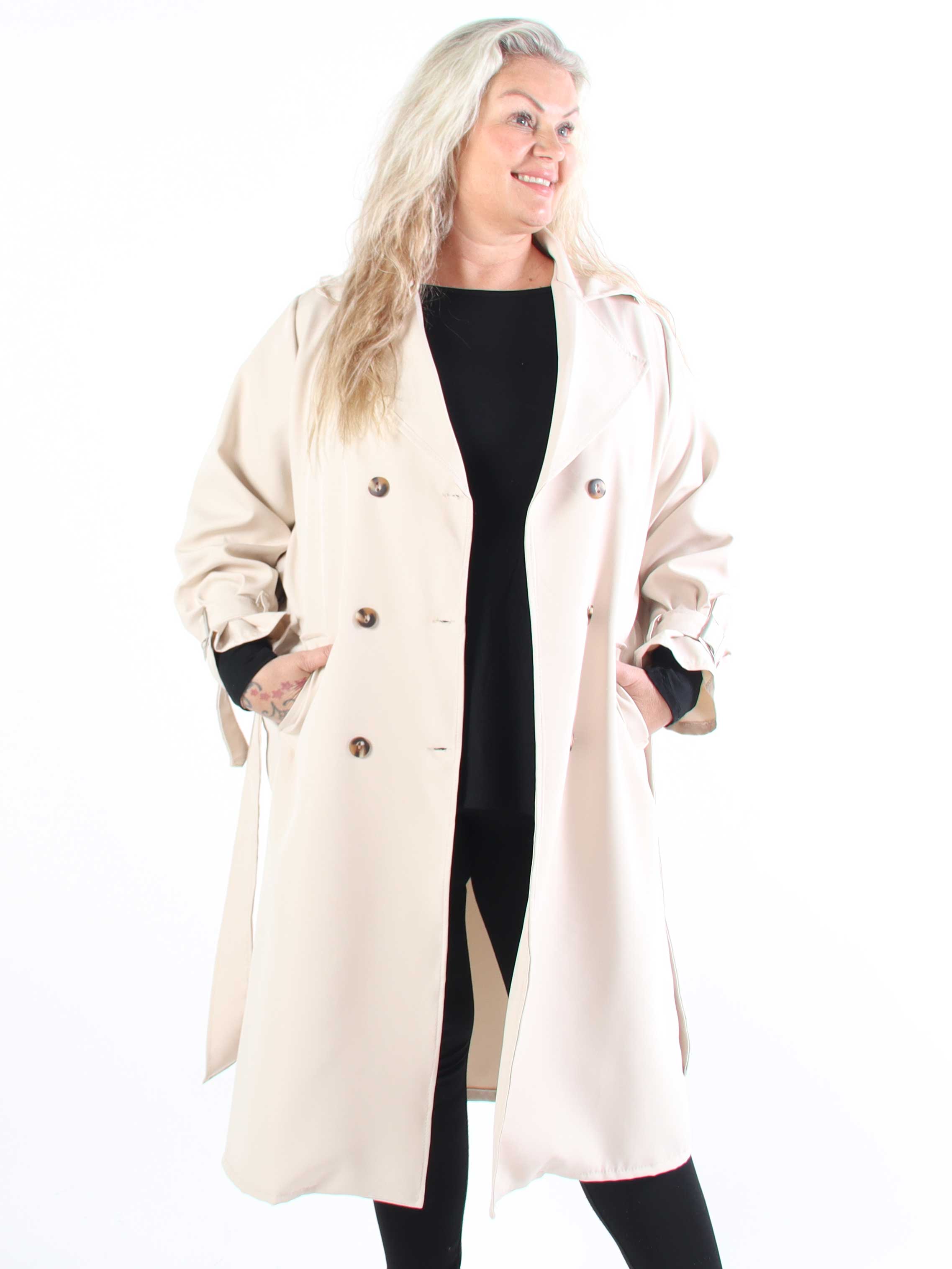 Sharpay - Lätt trenchcoat i plusstorlek med knytband