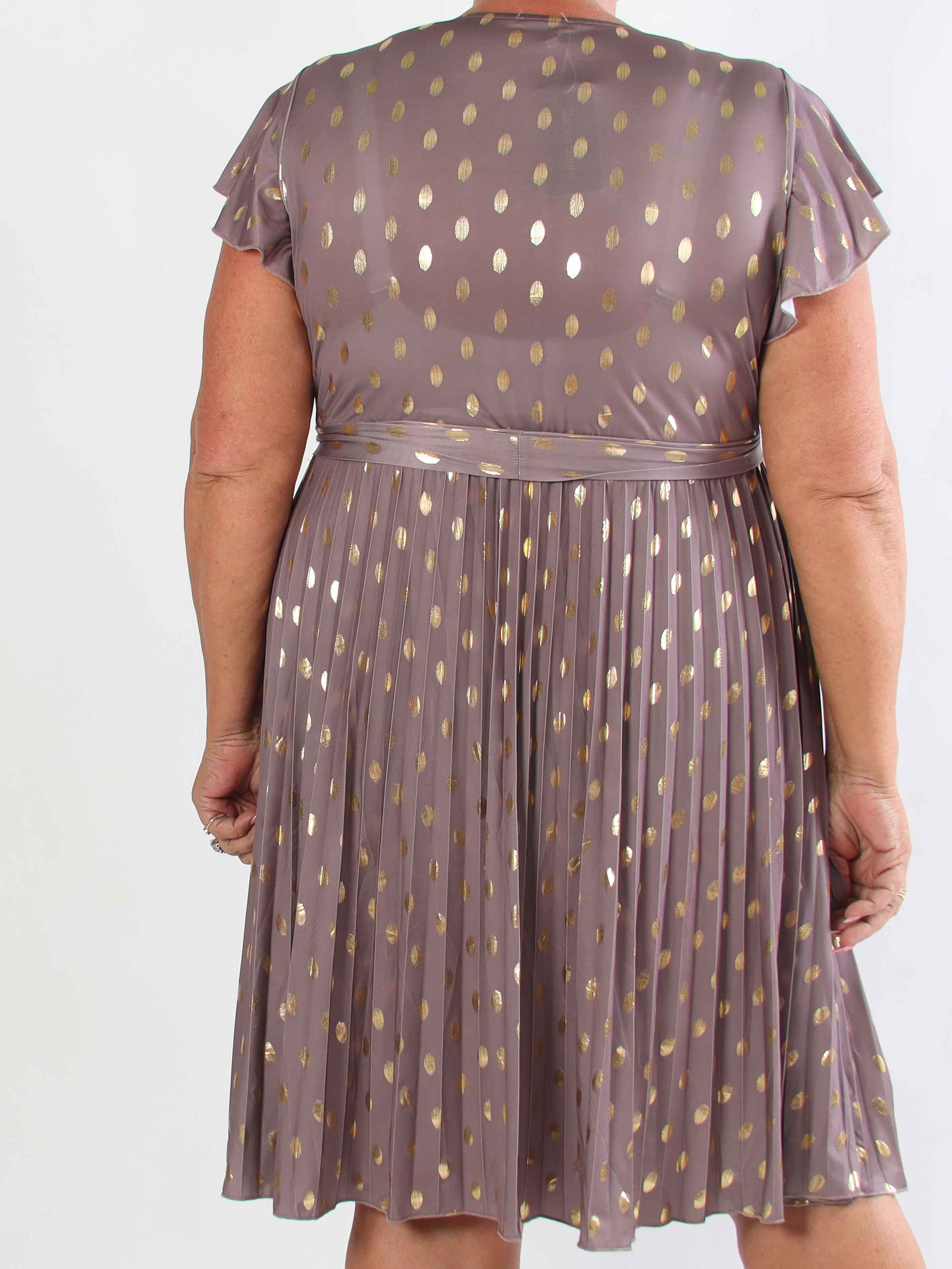 Silvija Dot Short - Elastisk plus size kjole med plisseret skørt og guld dutter