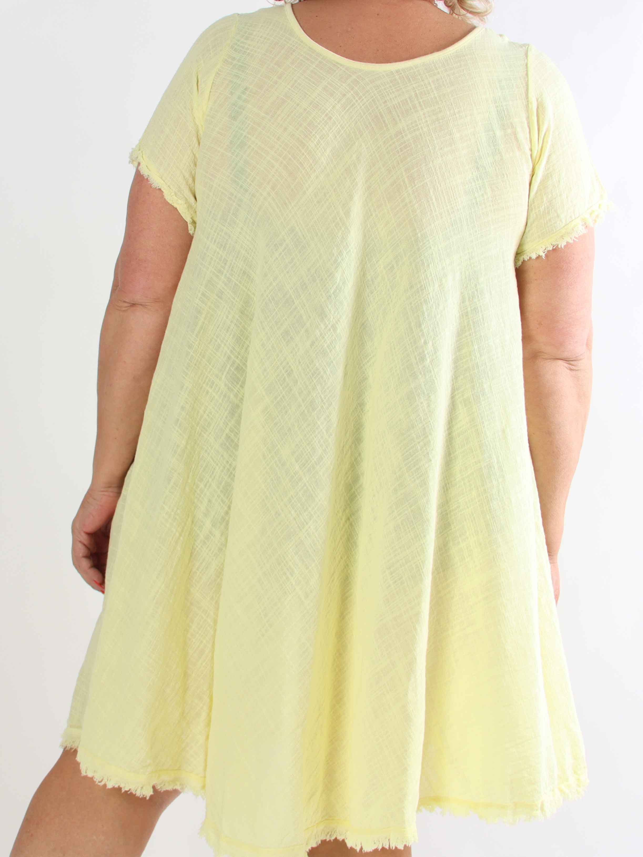 Slone - Plus size bomuldskjole i hørlignende stof med frynsekant forneden og ved ærmer