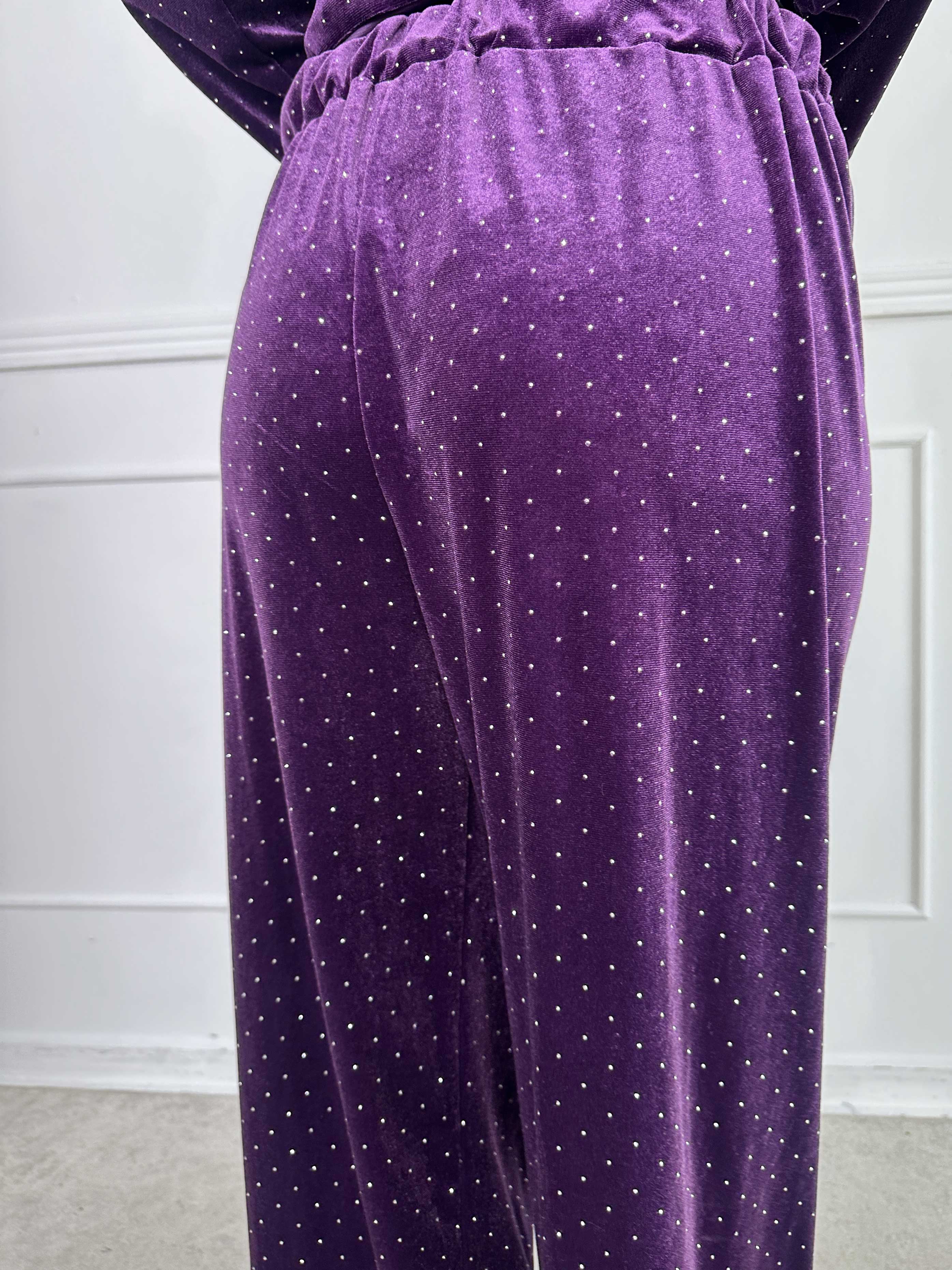 Sparkling - Mjukt set i velour med glittrande stenar