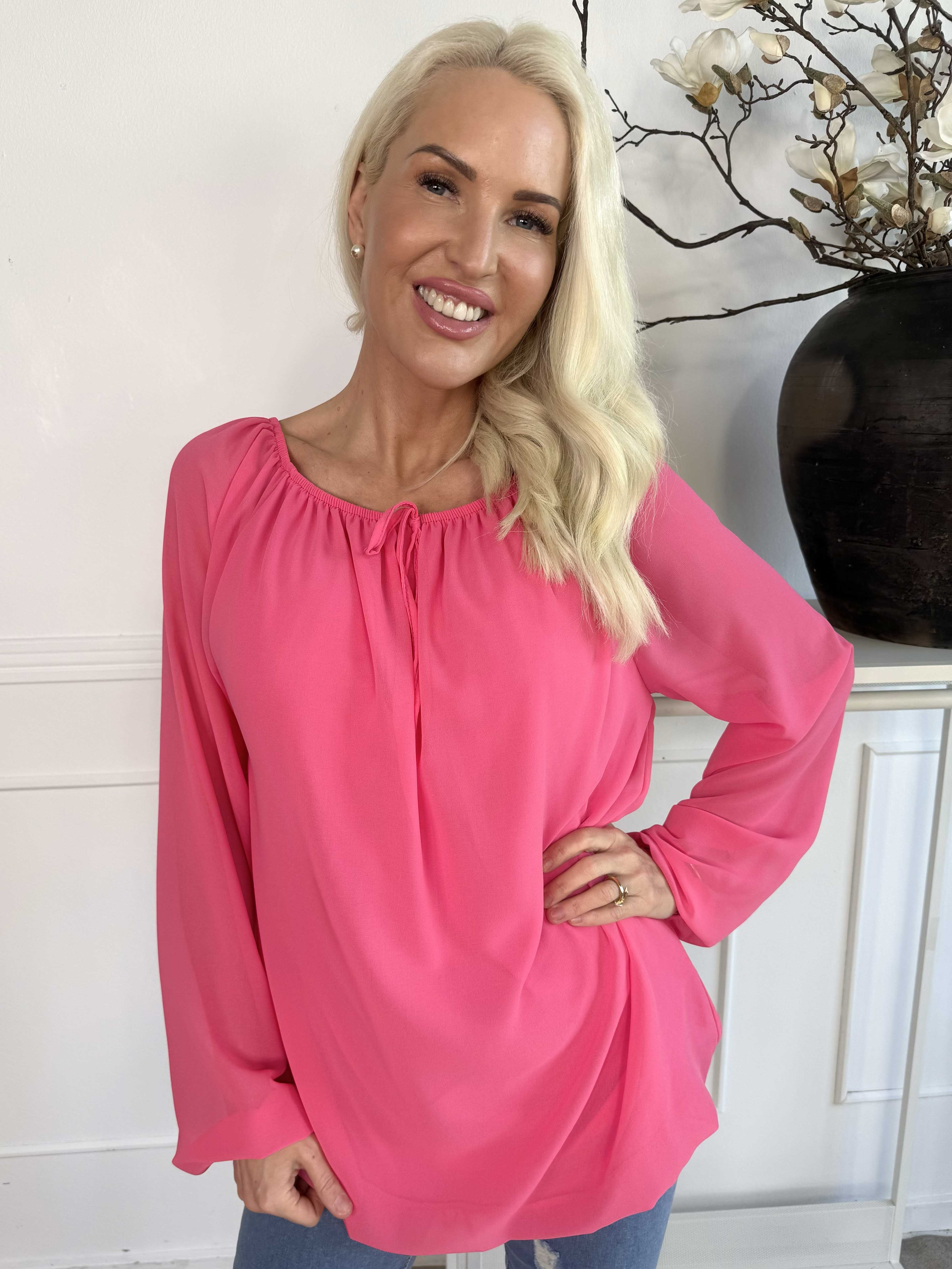 Stef - Fin tunika i chiffonglager med resår i nederkanten