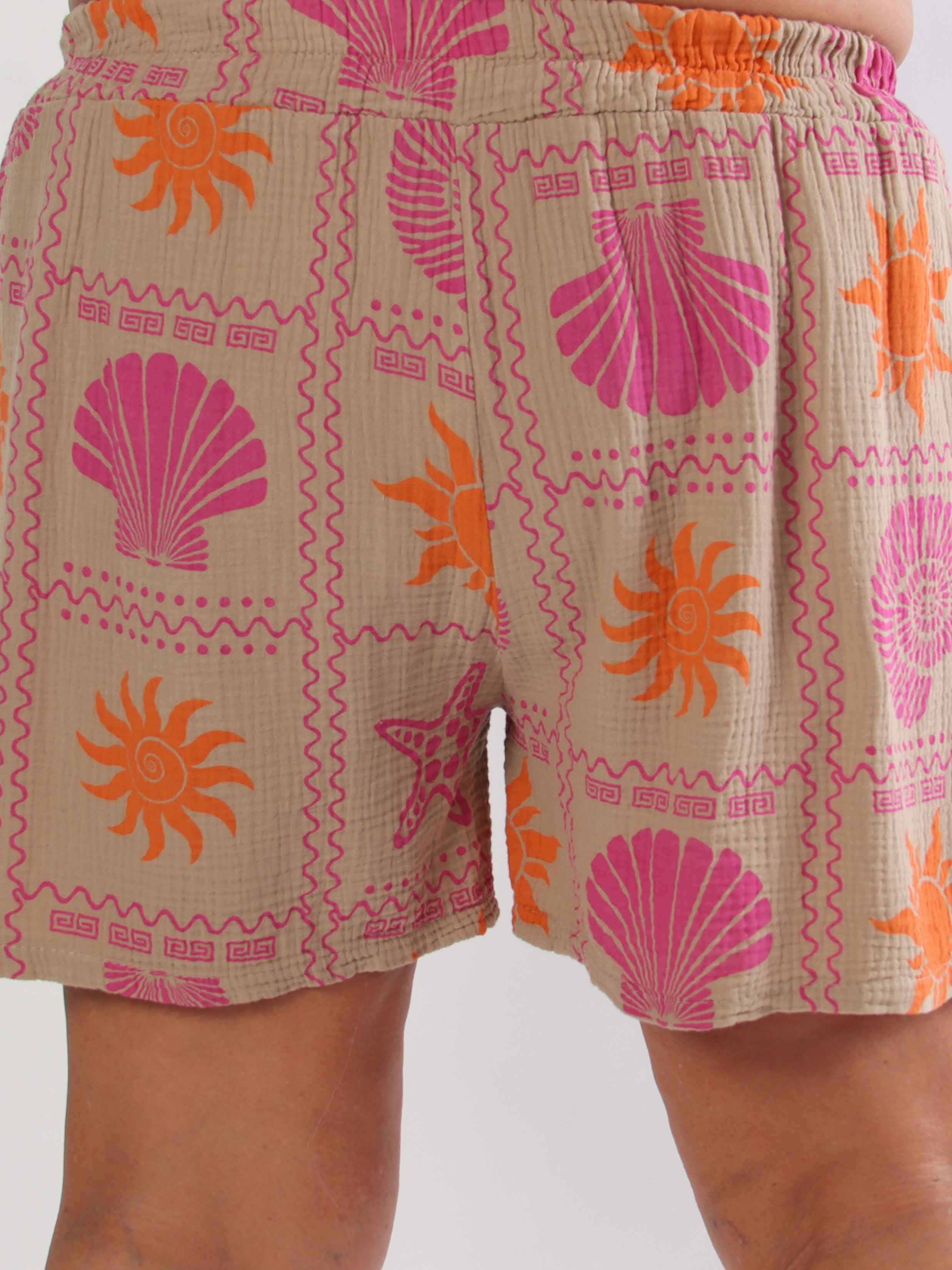 Stevie Summer - Plus size shorts i bomulds musselin-stof med sommermotiver