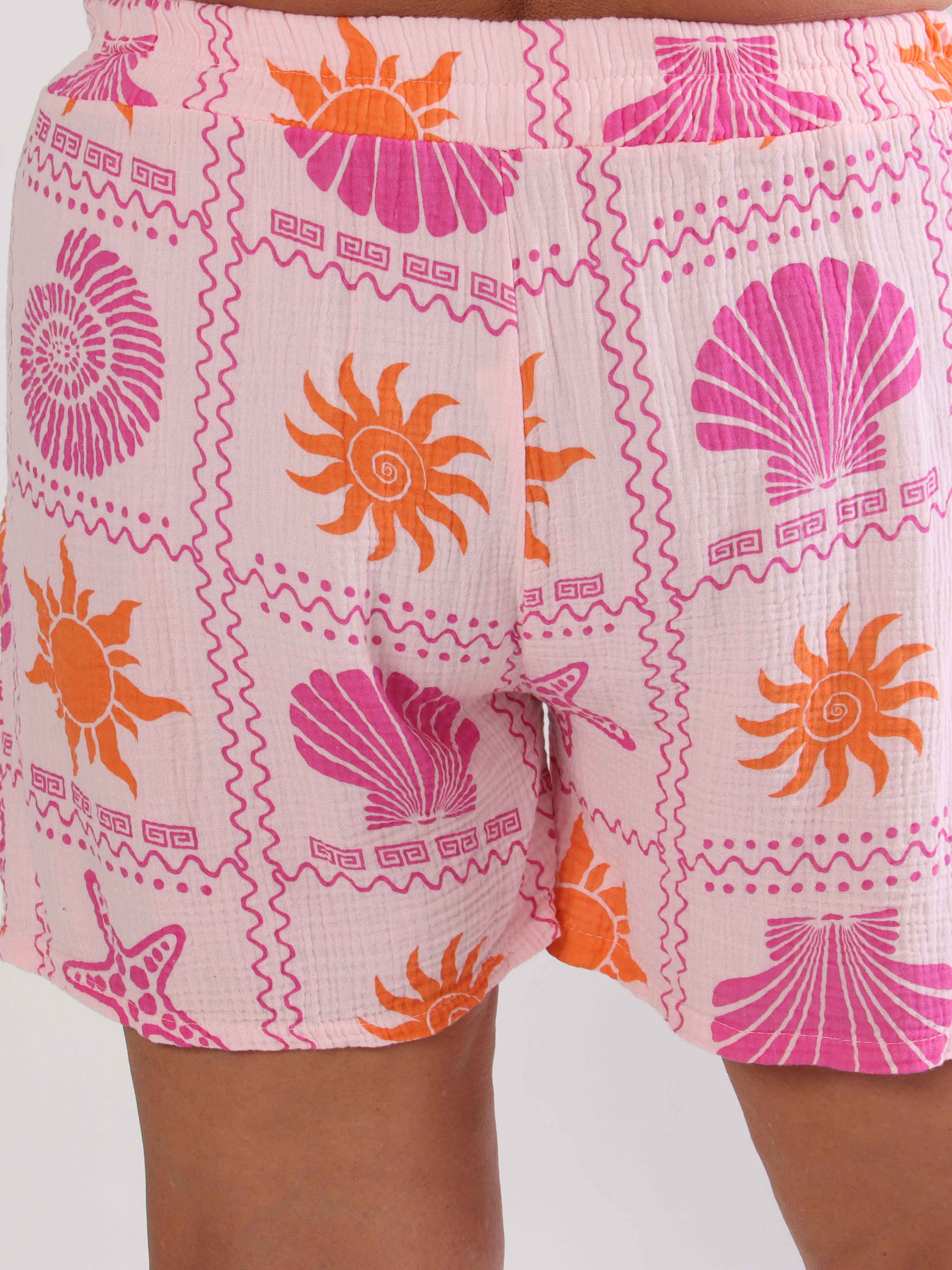 Stevie Summer - Plus size shorts i bomulds musselin-stof med sommermotiver
