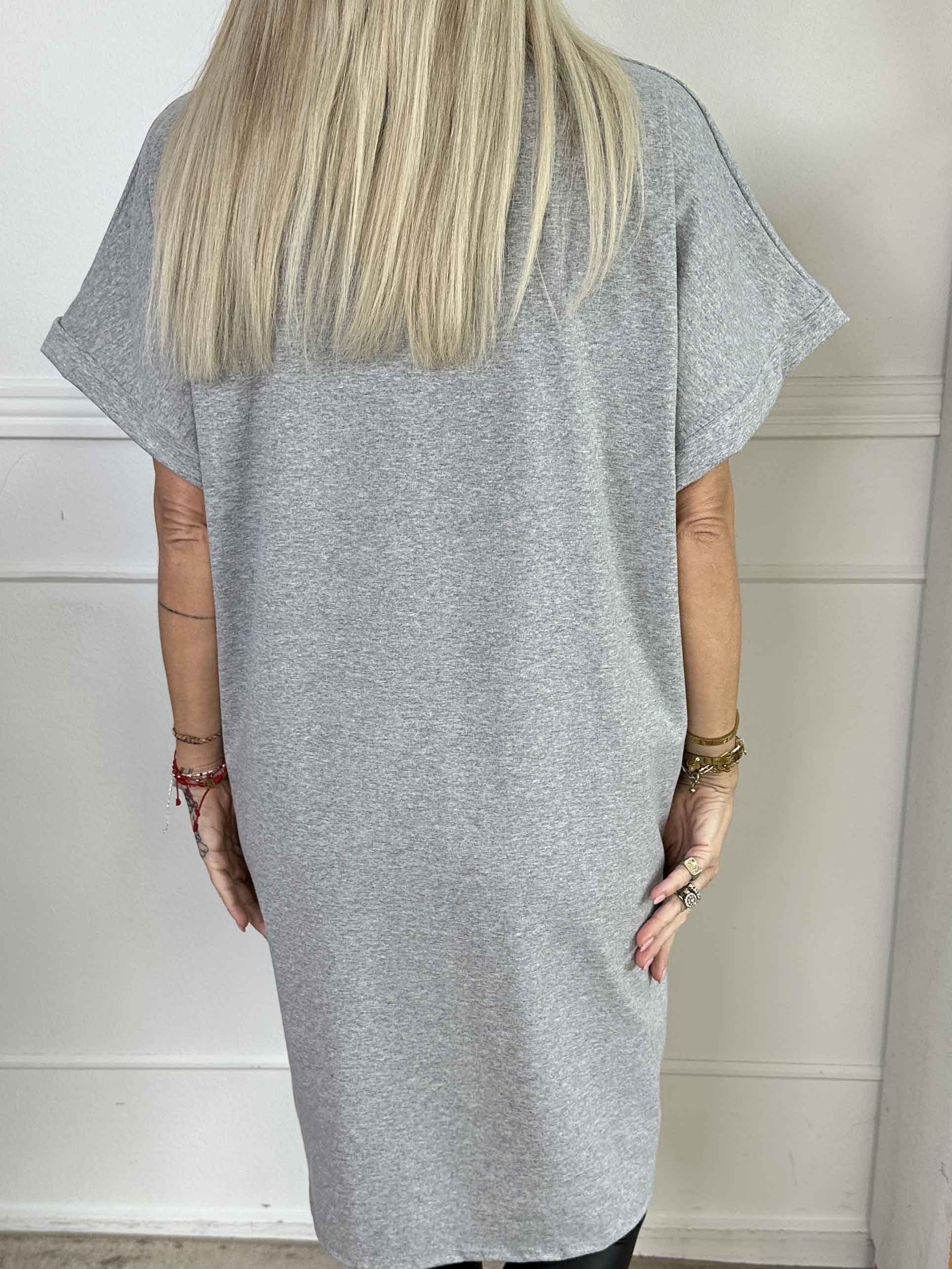 Tasmine - Brooklyn t-shirtklänning i mjuk bomull